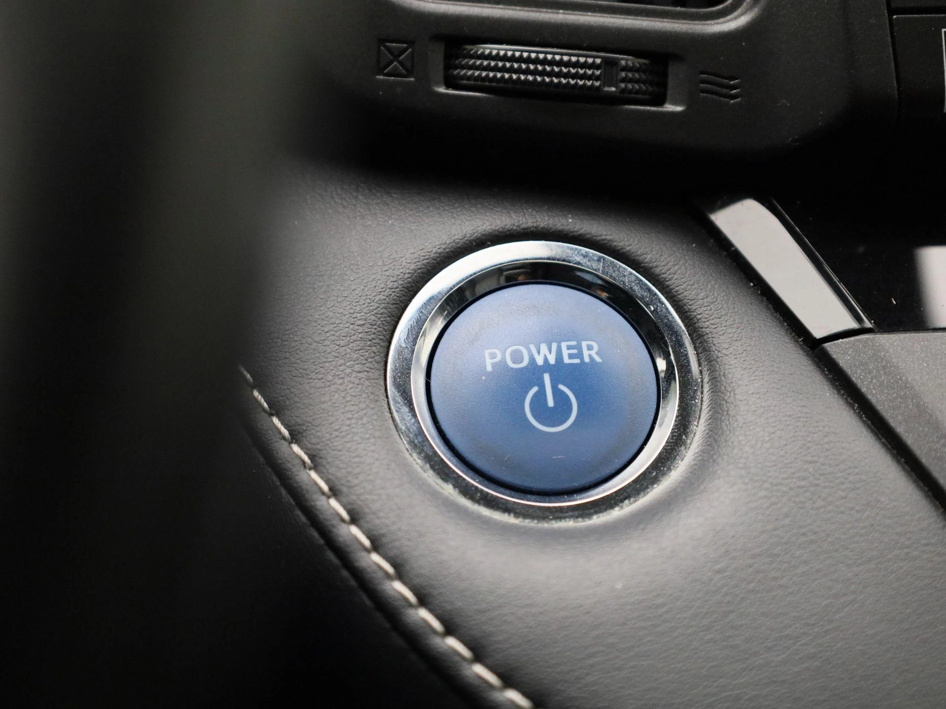 Toyota RAV4 2.5 Hybrid AWD Executive