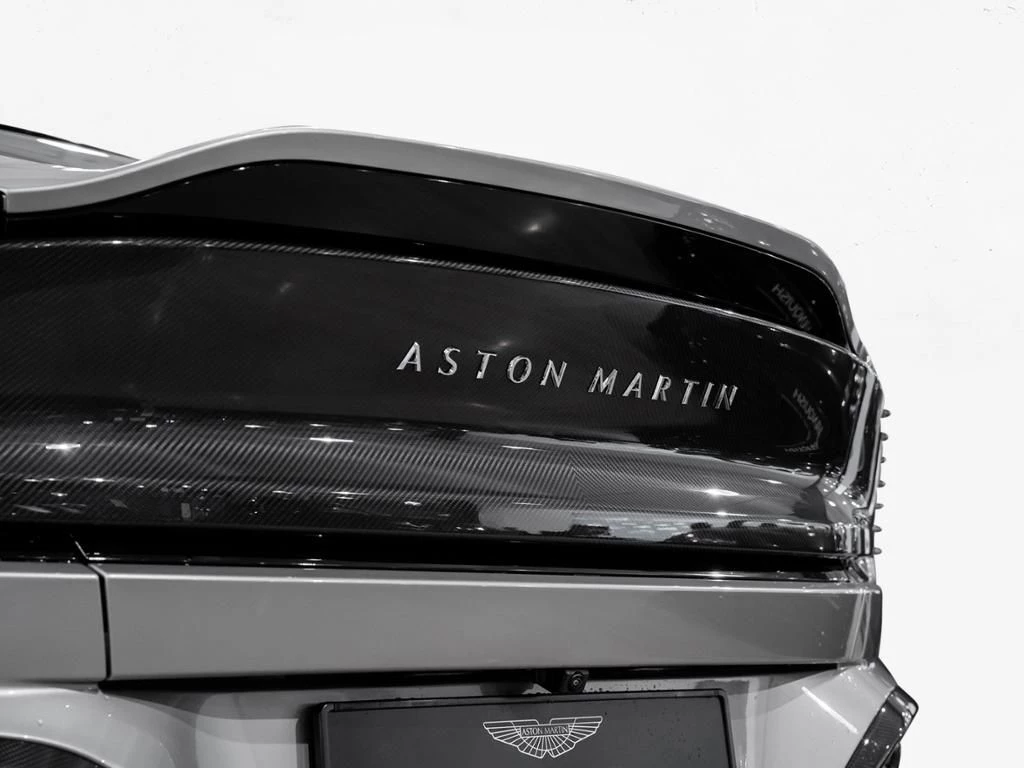 Aston Martin-Vanquish-image-26