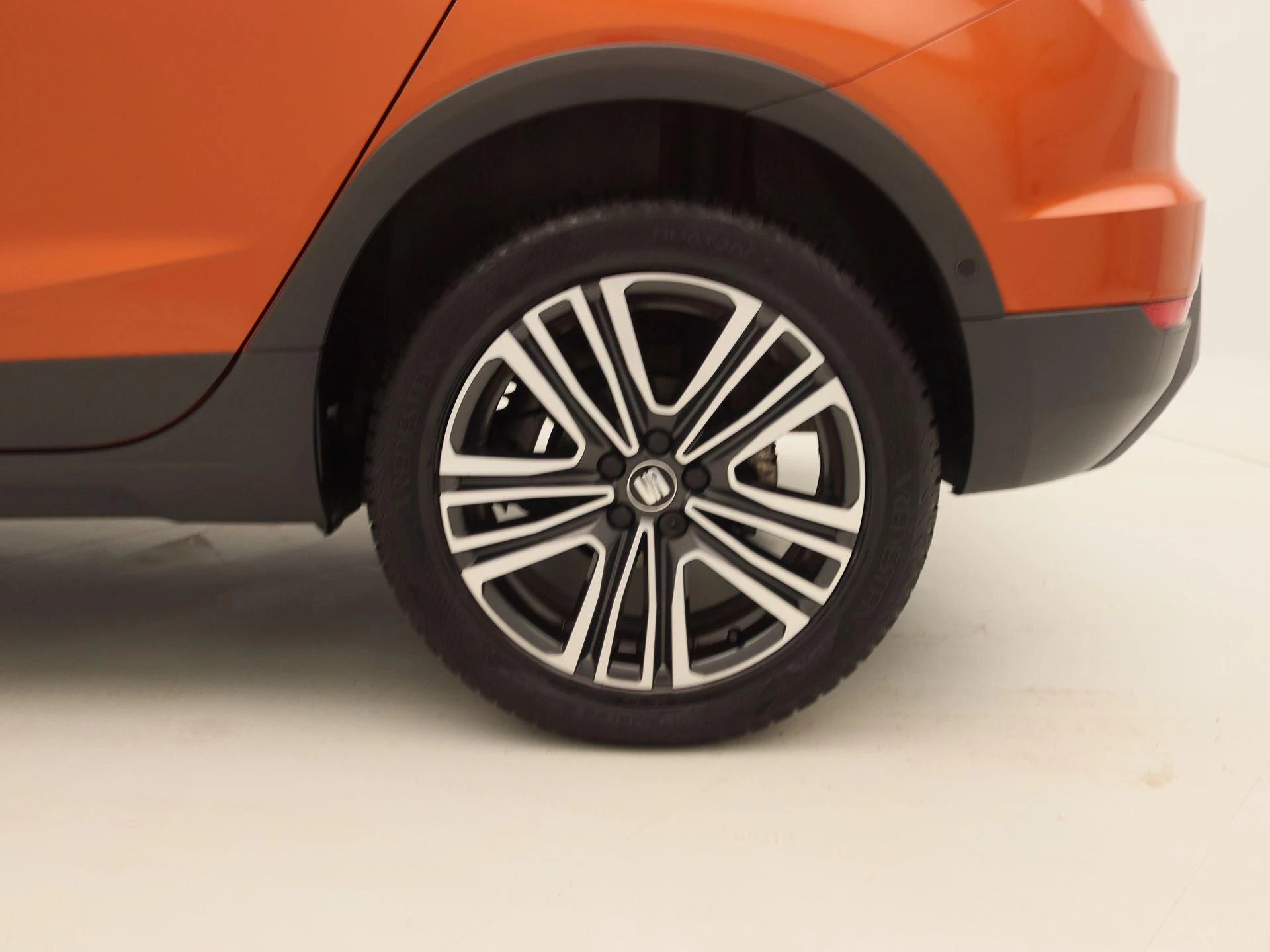 SEAT-Arona-image-13