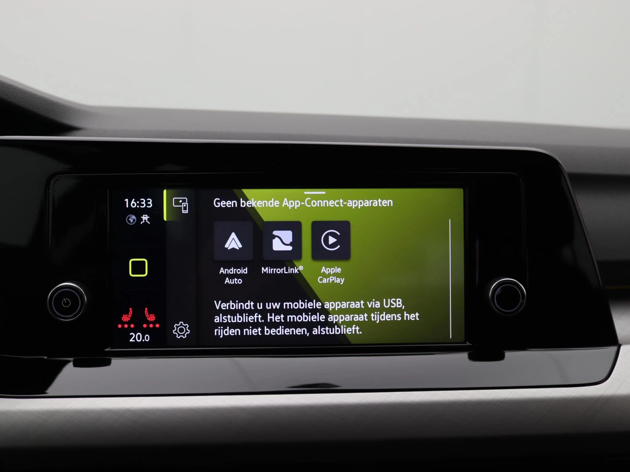 Volkswagen-Golf-image-17