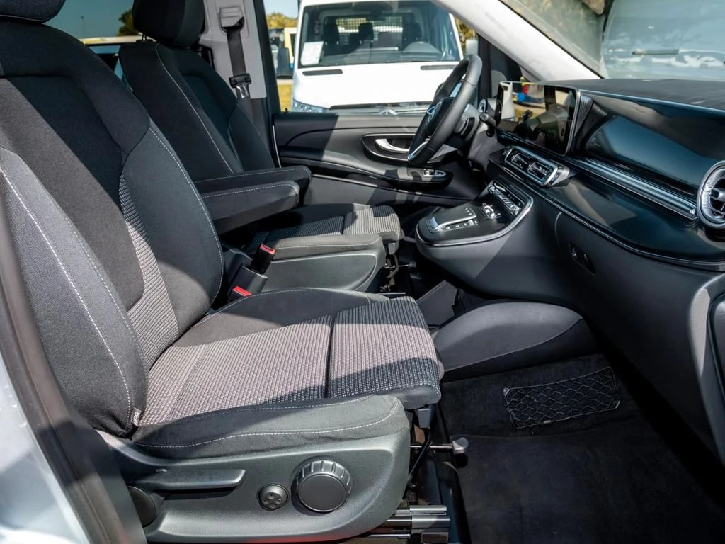 Mercedes-Benz-V-Klasse 300 d-image-10