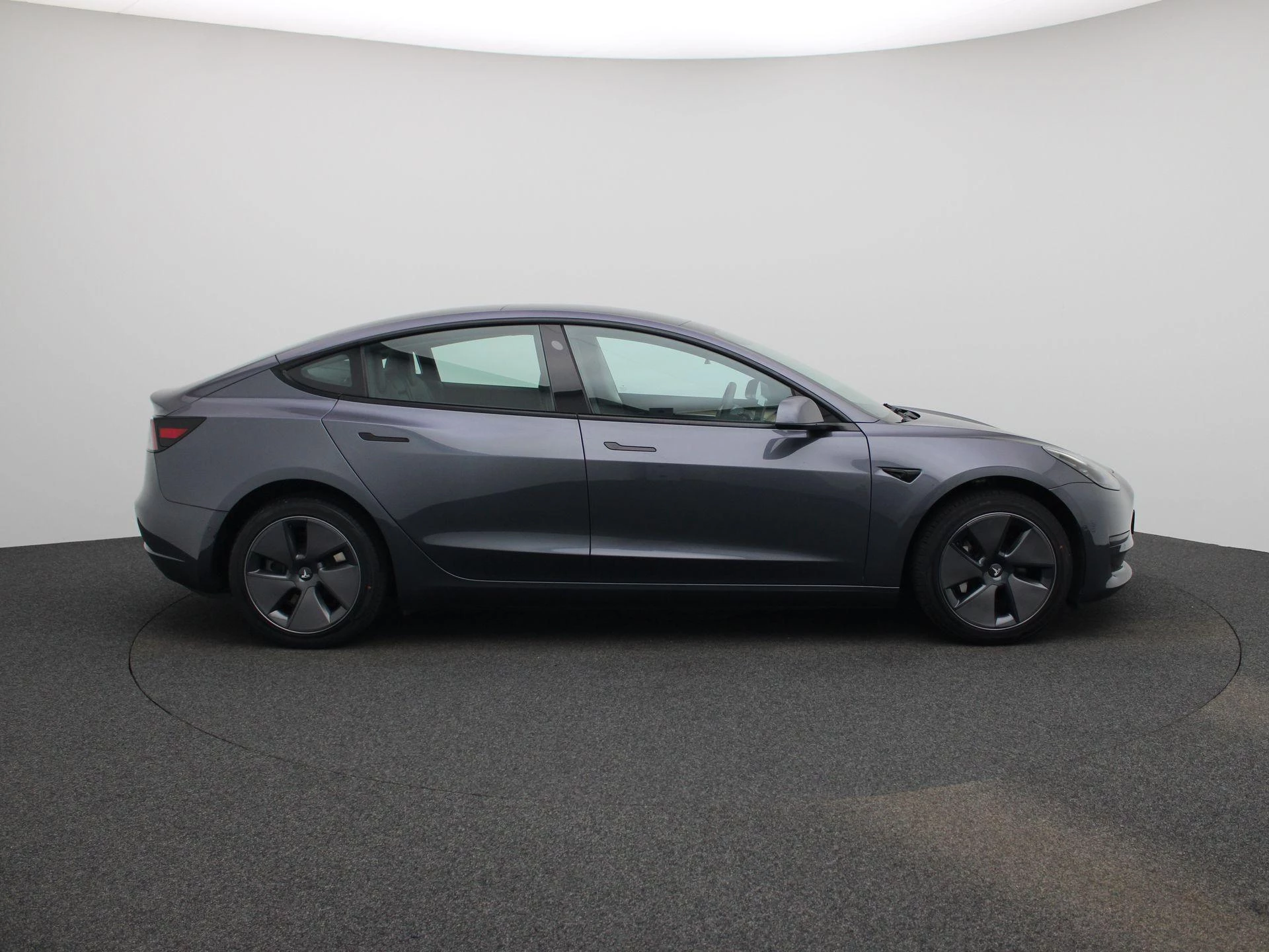 Tesla-Model 3-image-5