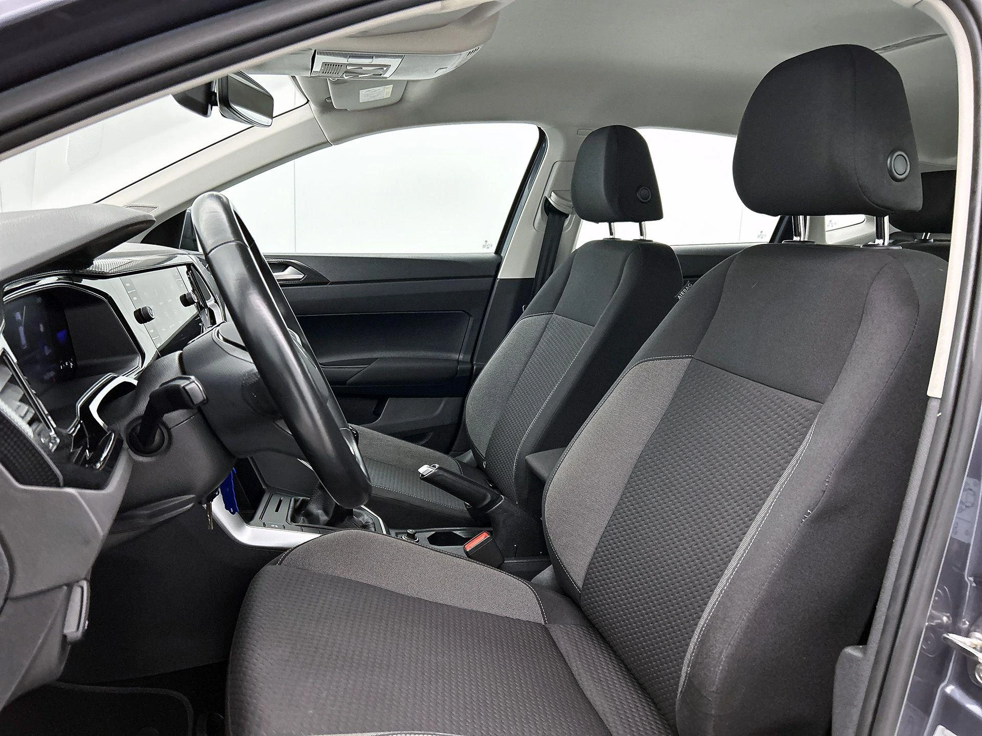 Volkswagen-Polo-image-29