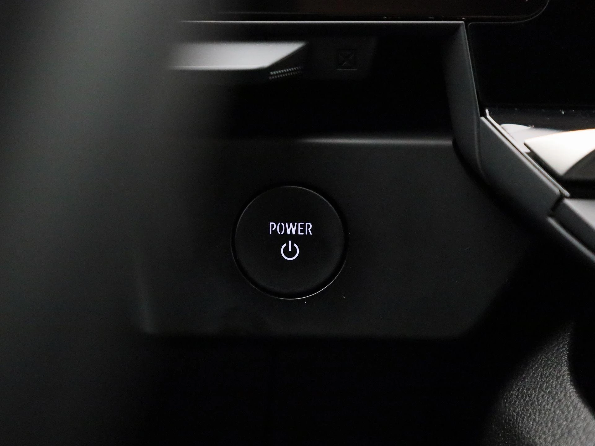 Renault-Megane E-Tech-image-18