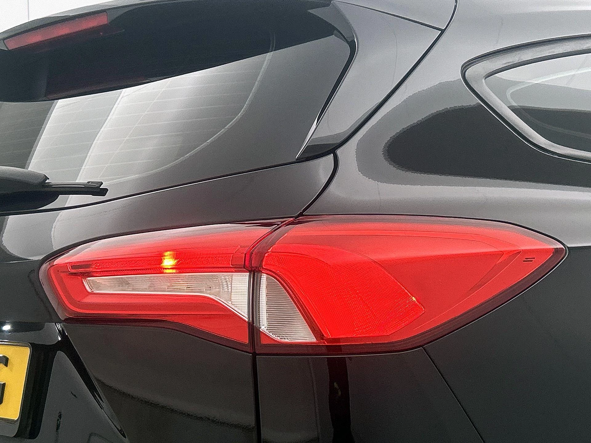 Ford Focus Wagon 1.0 EcoBoost ST Line Business
