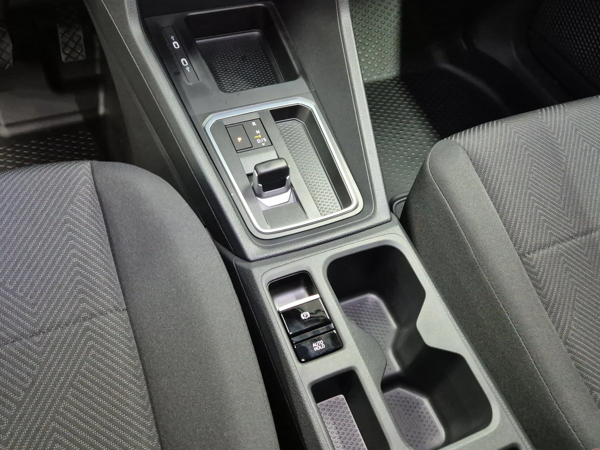 Ford-Transit Connect-image-13