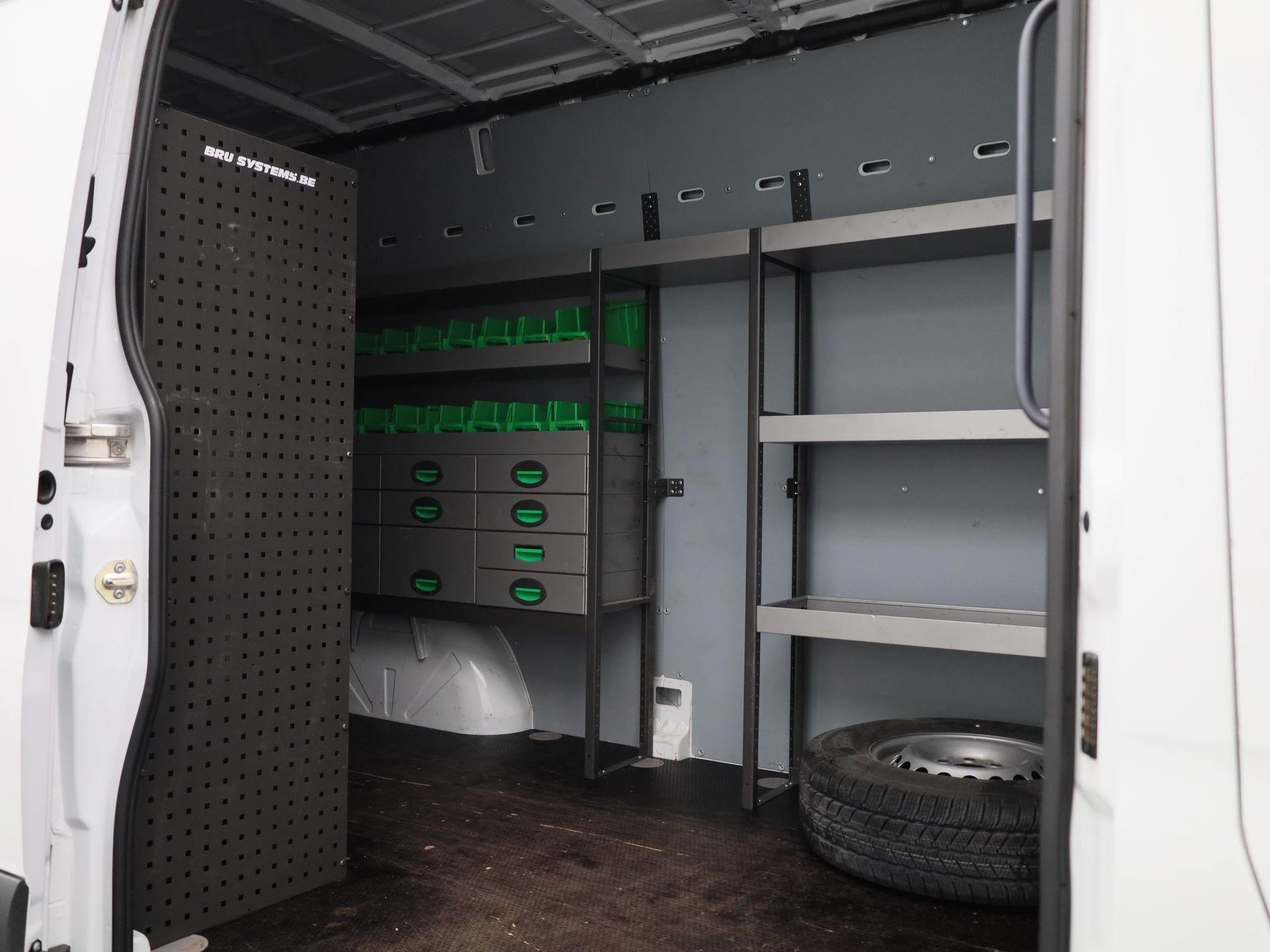 Mercedes-Benz-Sprinter-image-13