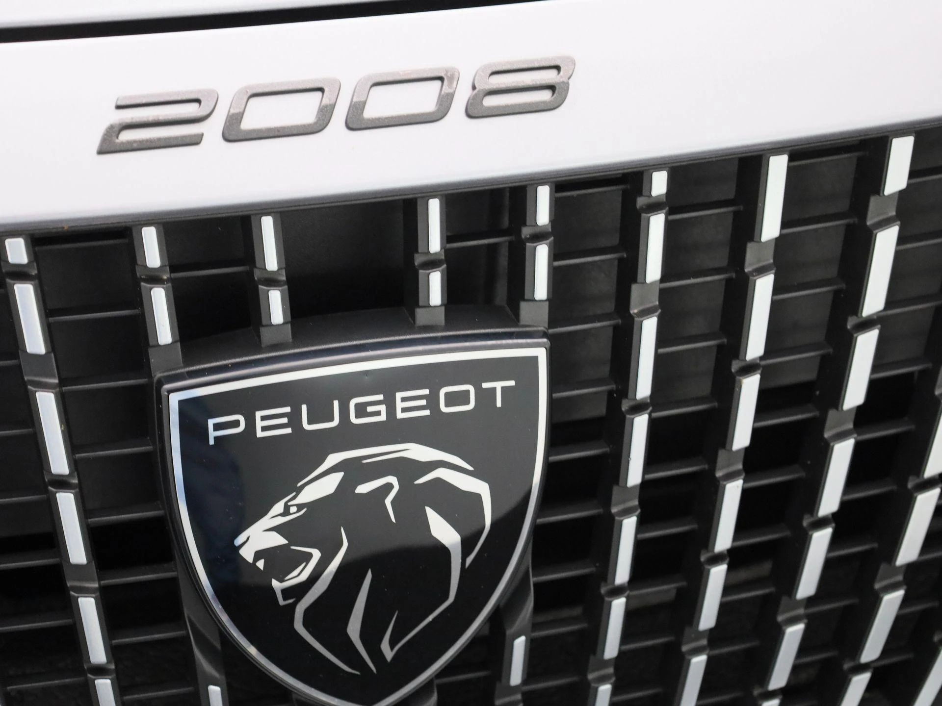 Peugeot-e-2008-image-33