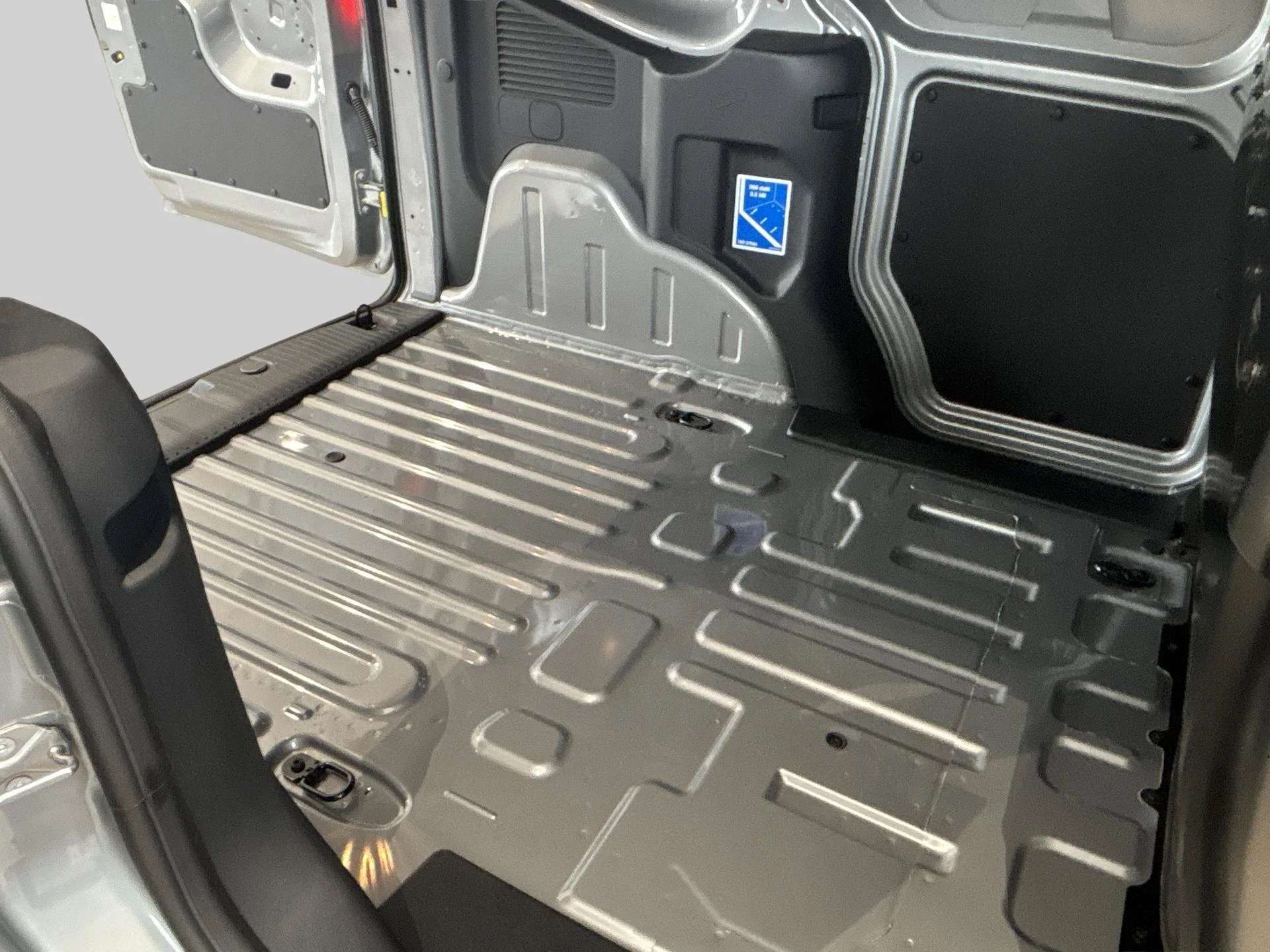 Ford-Transit Courier-image-16