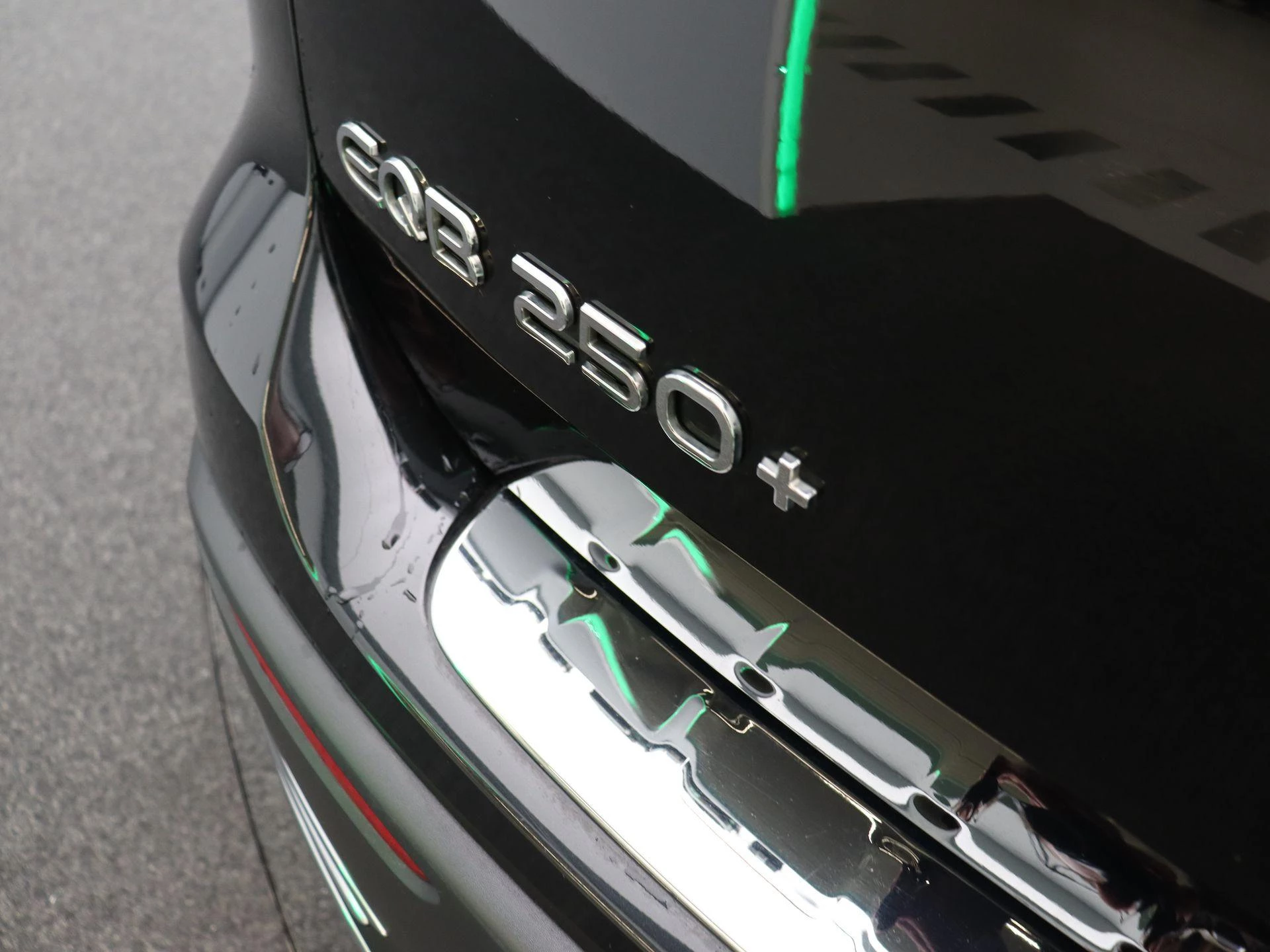 Mercedes-Benz EQB 250+ Luxury Line + 7 ZITPLAATSEN + CARPLAY +