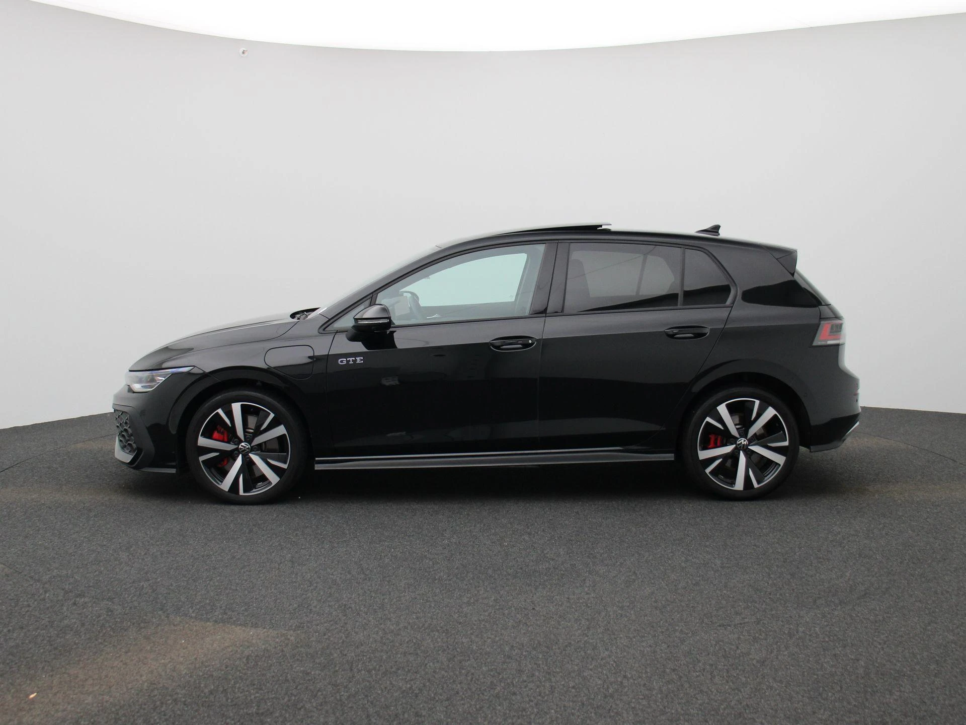 Volkswagen-Golf-image-3