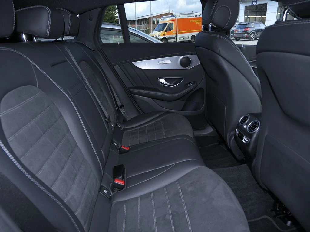 Mercedes-Benz-EQC 400-image-13