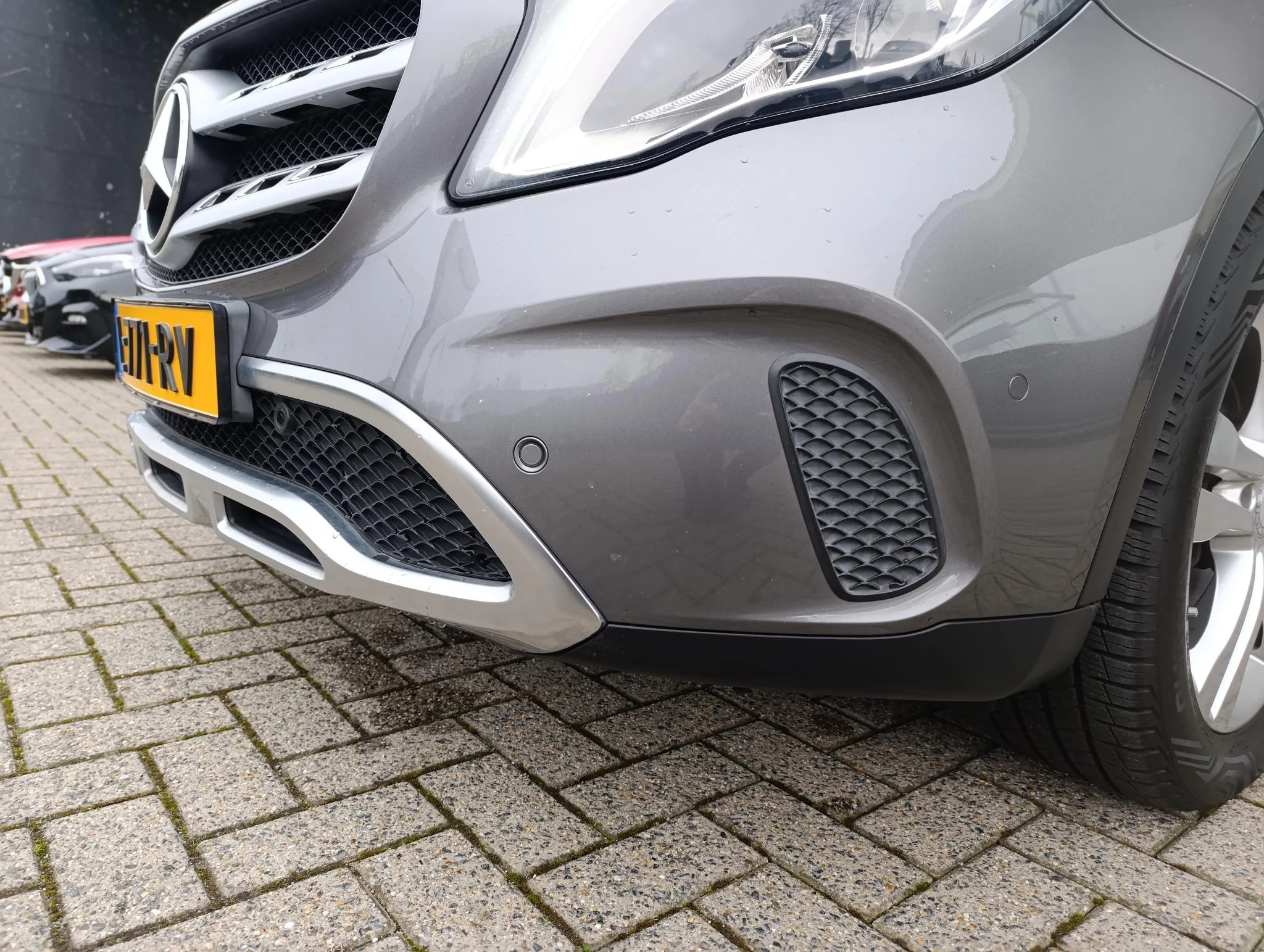 Mercedes-Benz-GLA-image-6