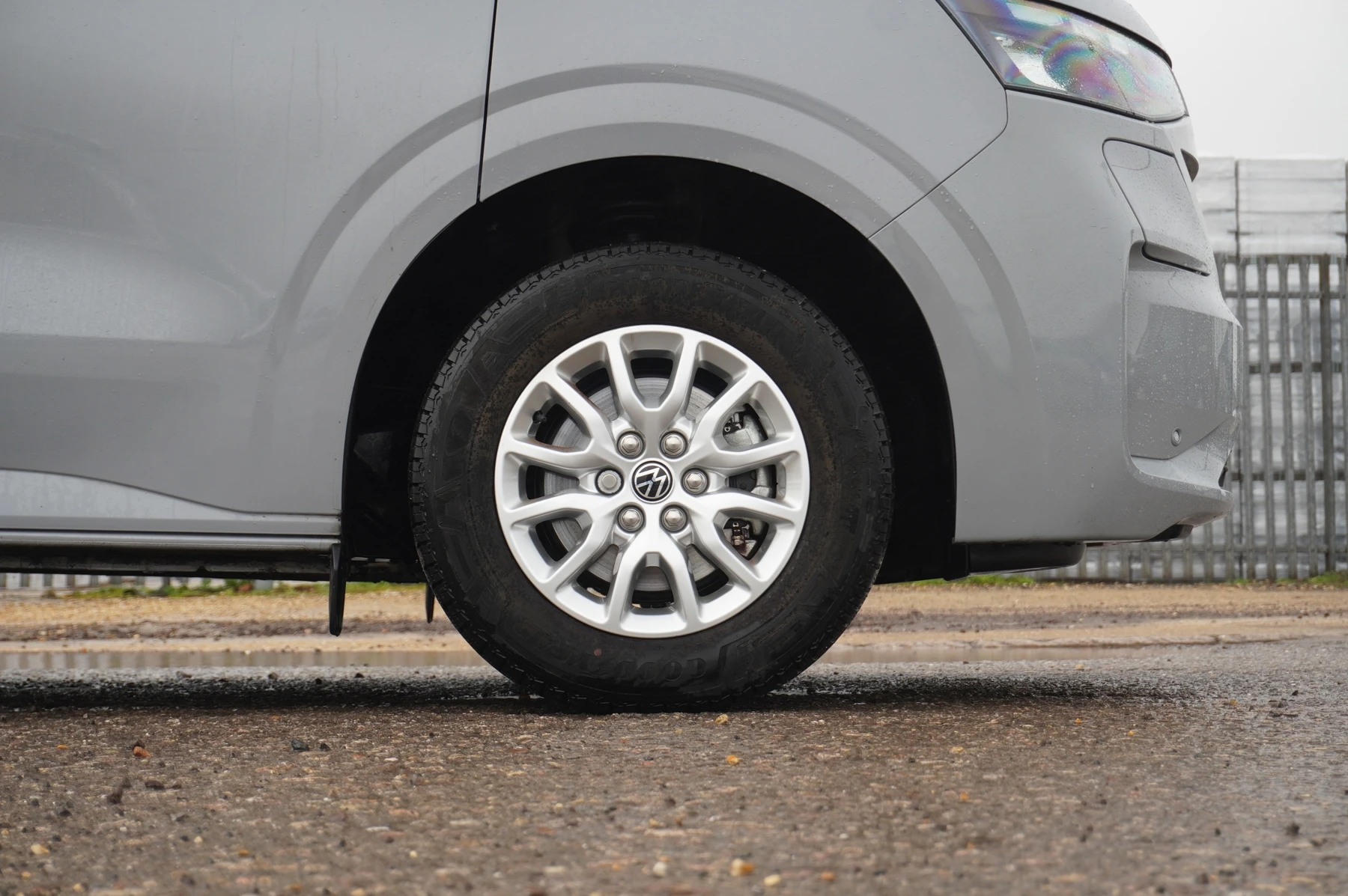 Volkswagen-Transporter-image-20