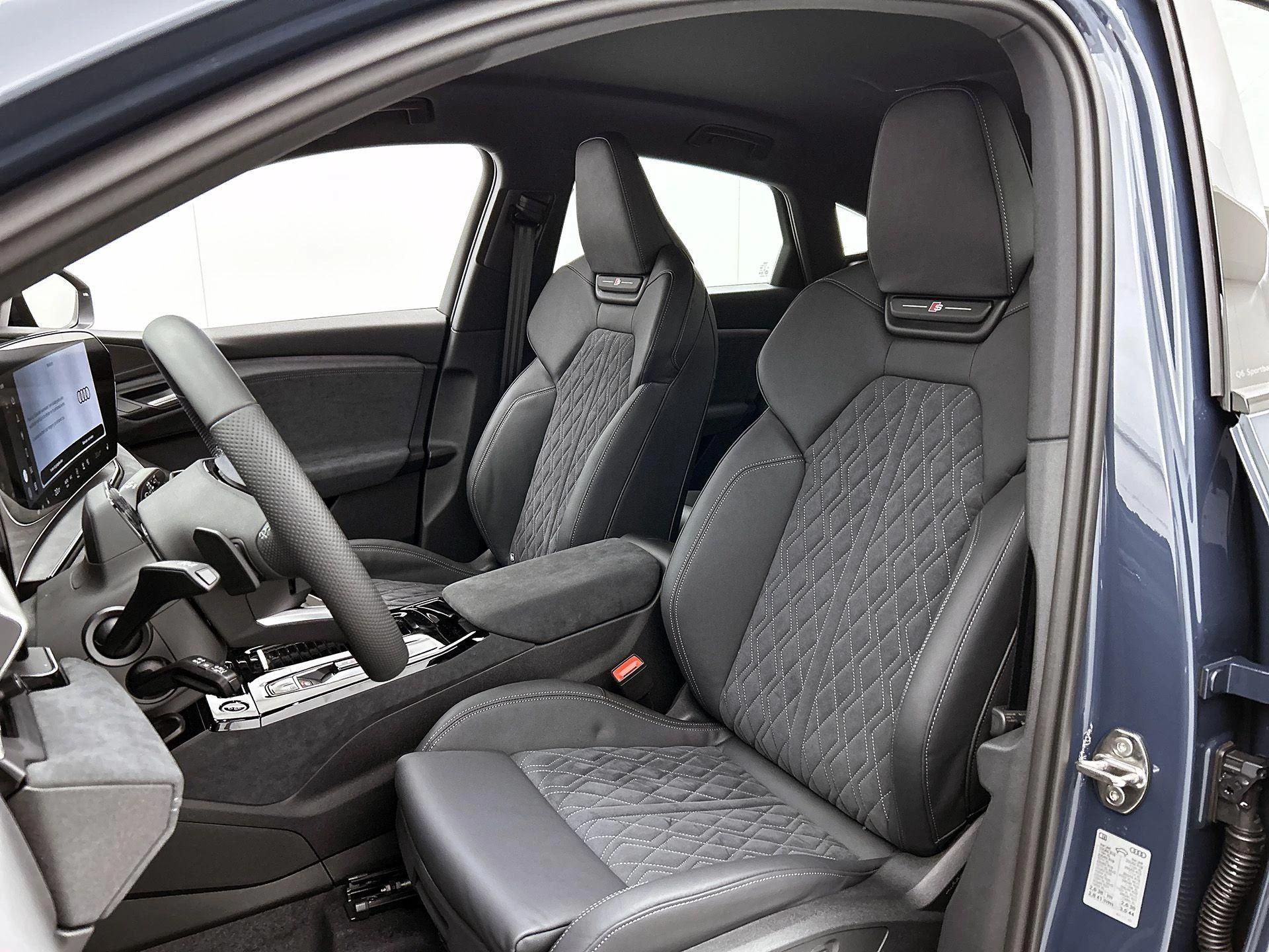 Audi-Q6 e-tron-image-41