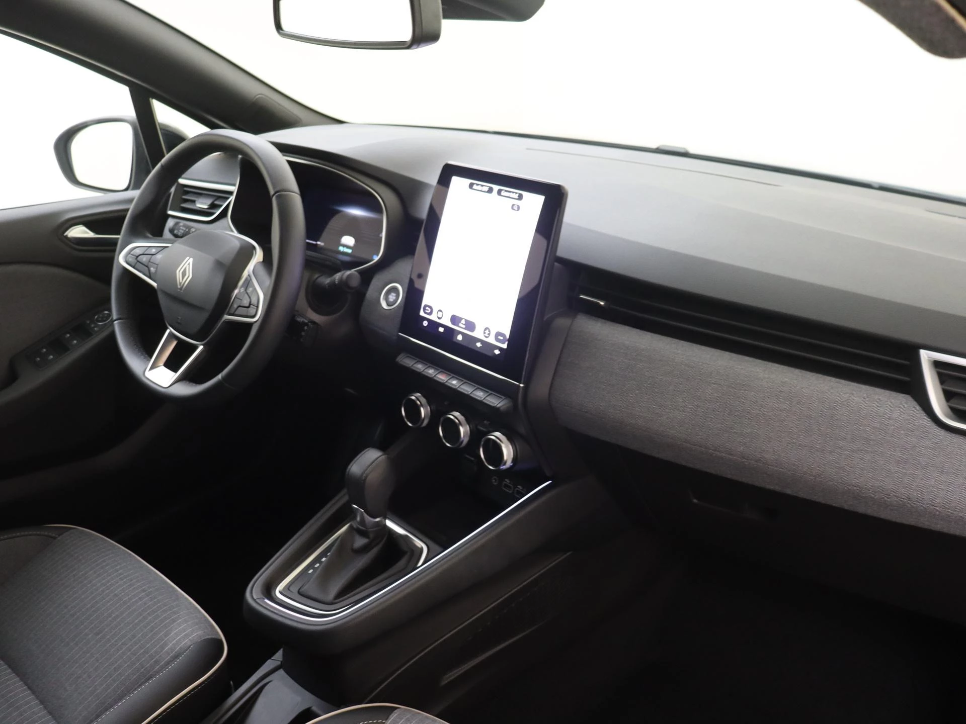 Renault-Clio-image-11