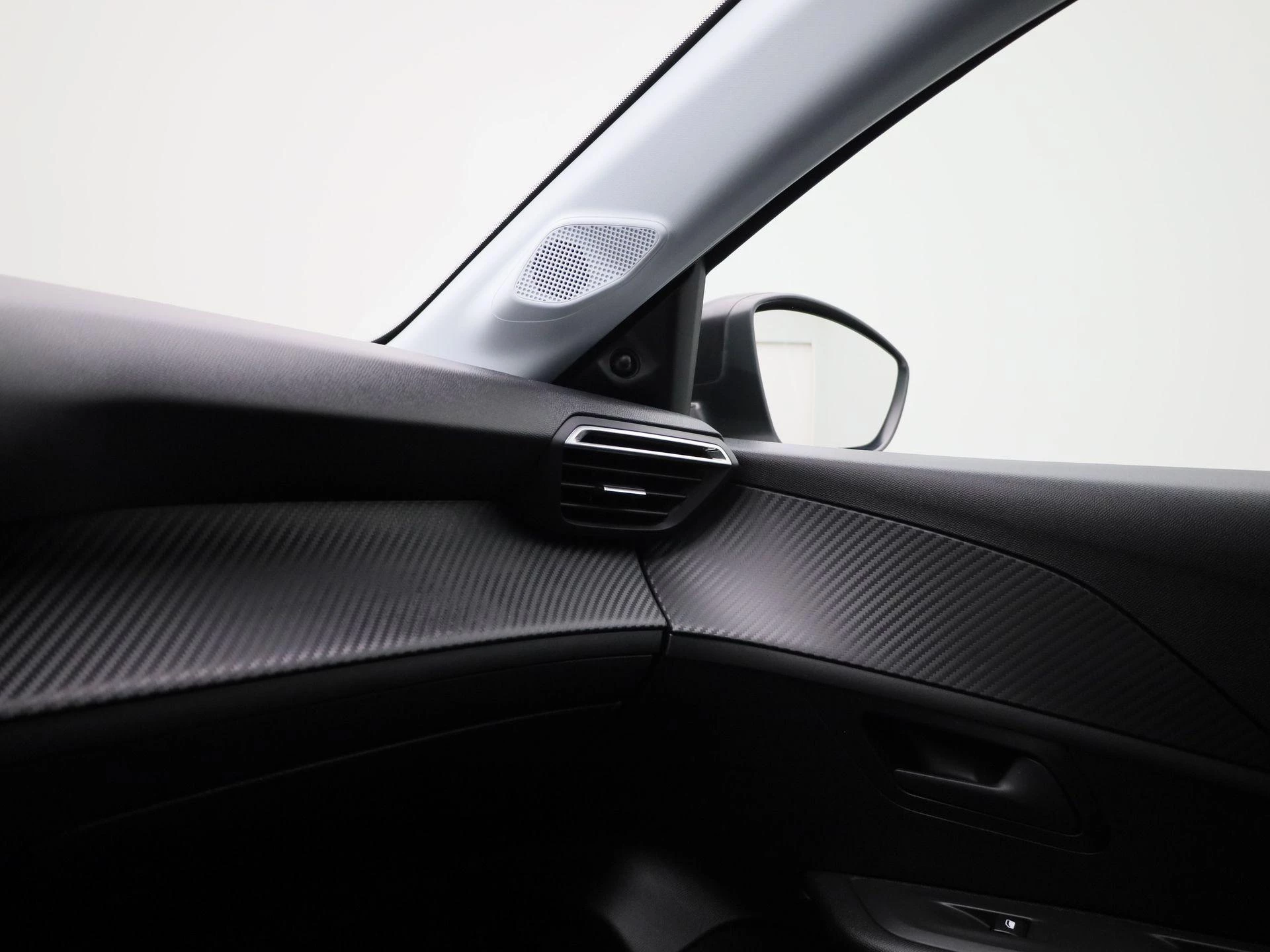 Peugeot-208-image-18