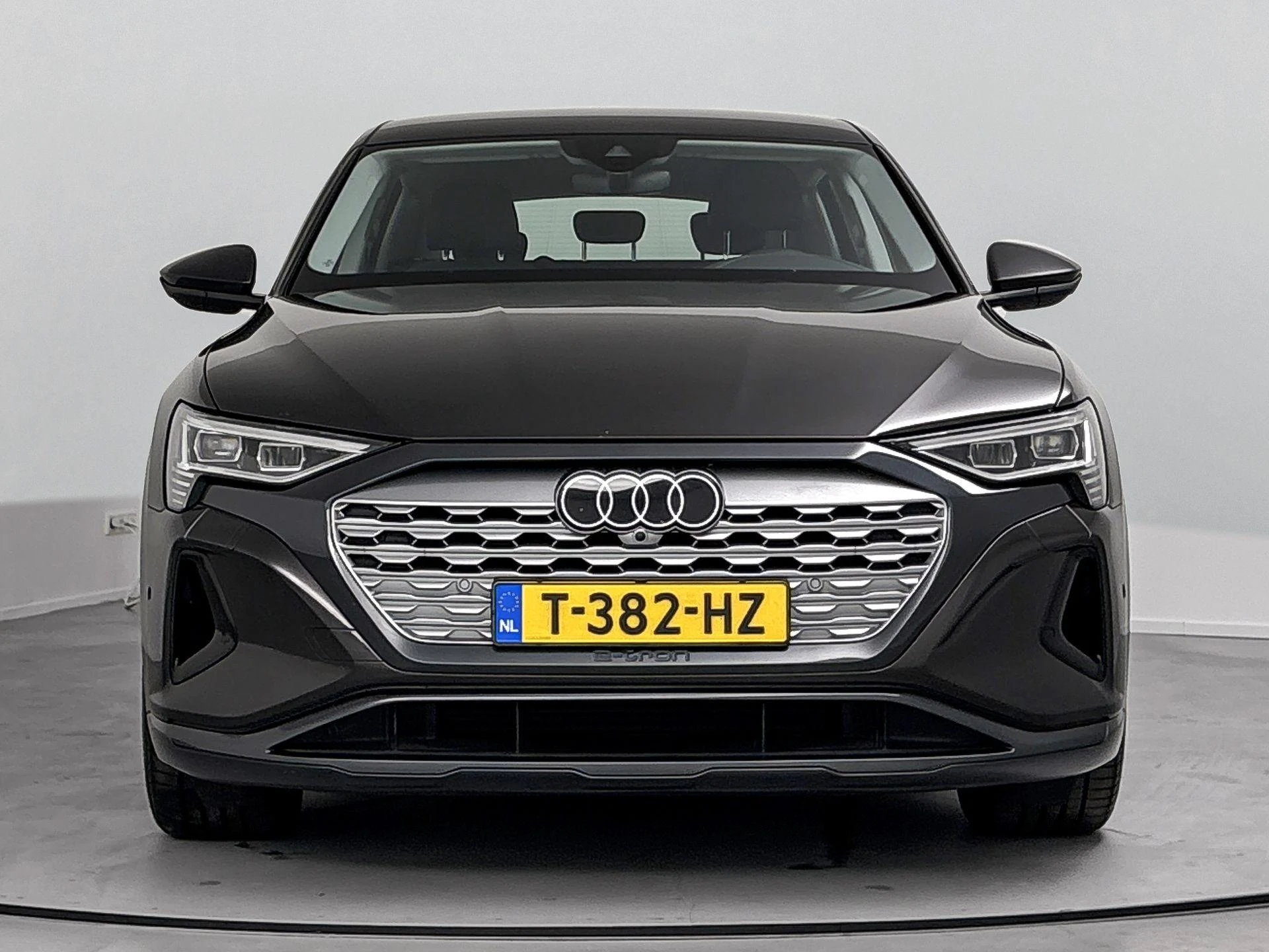 Audi-Q8 e-tron-image-4