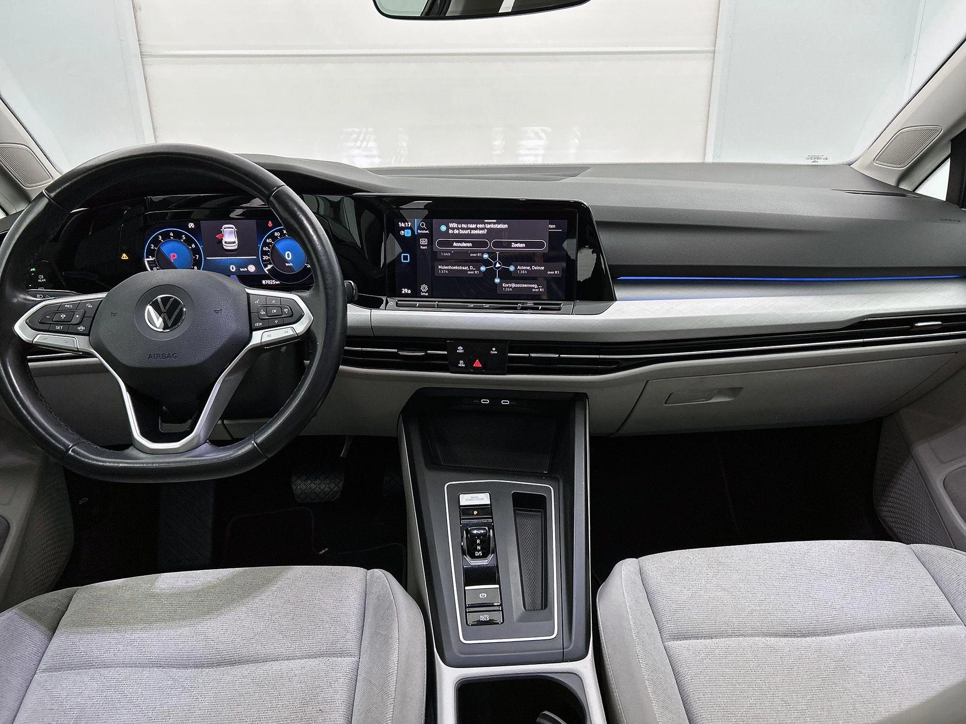 Volkswagen-Golf-image-19