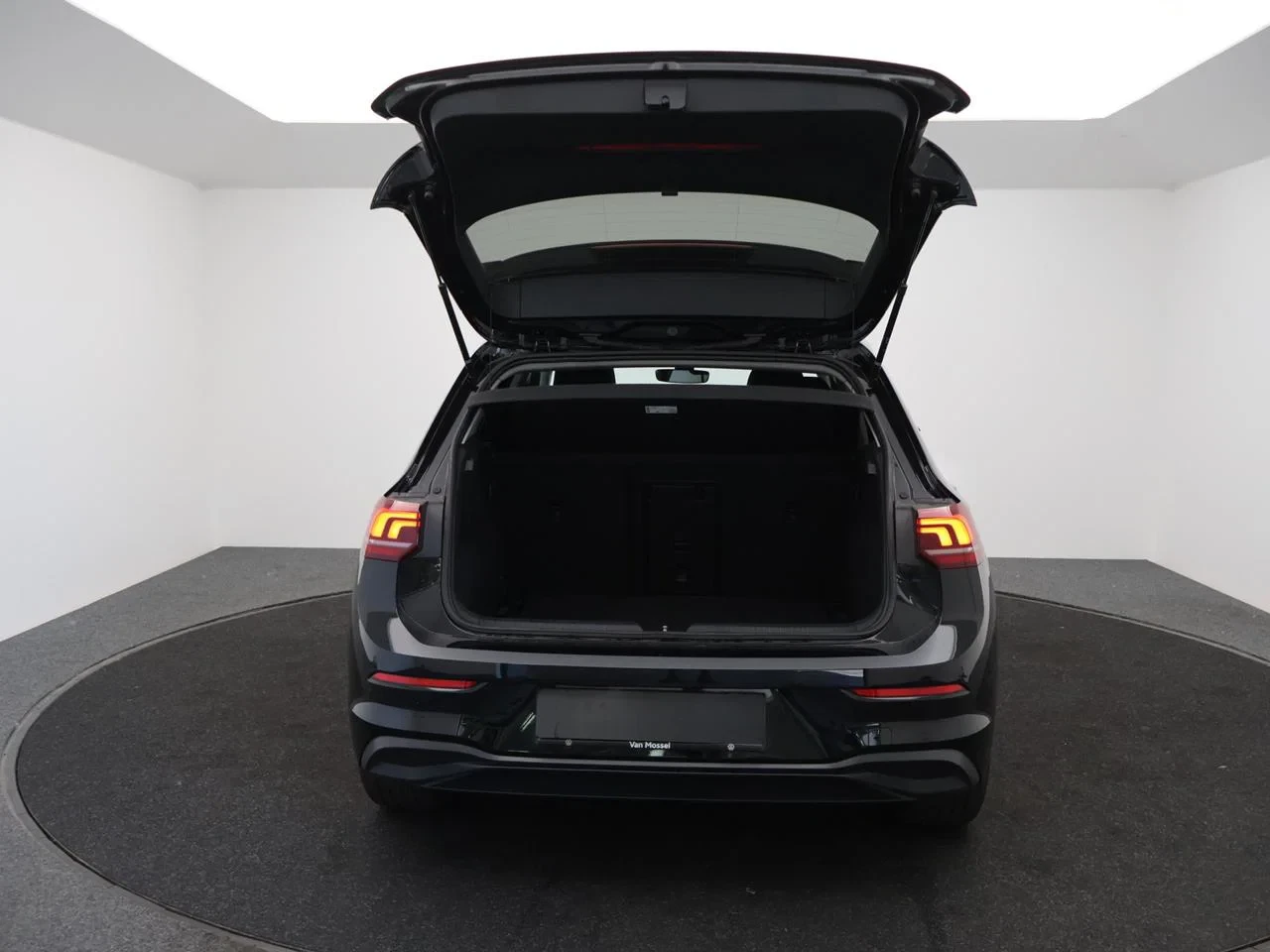 Volkswagen-Golf-image-11