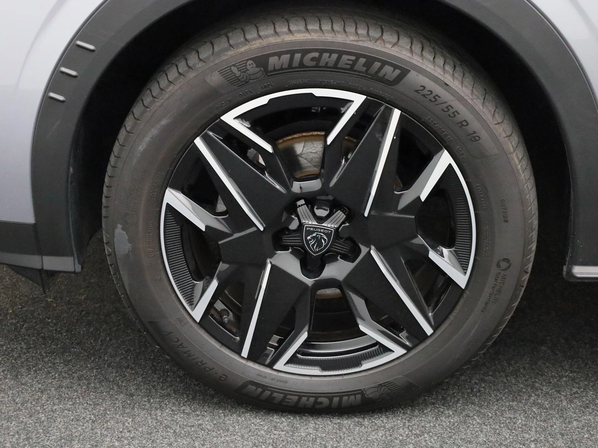 Peugeot 3008 1.2 HYBRID 145 e-DSC6 GT