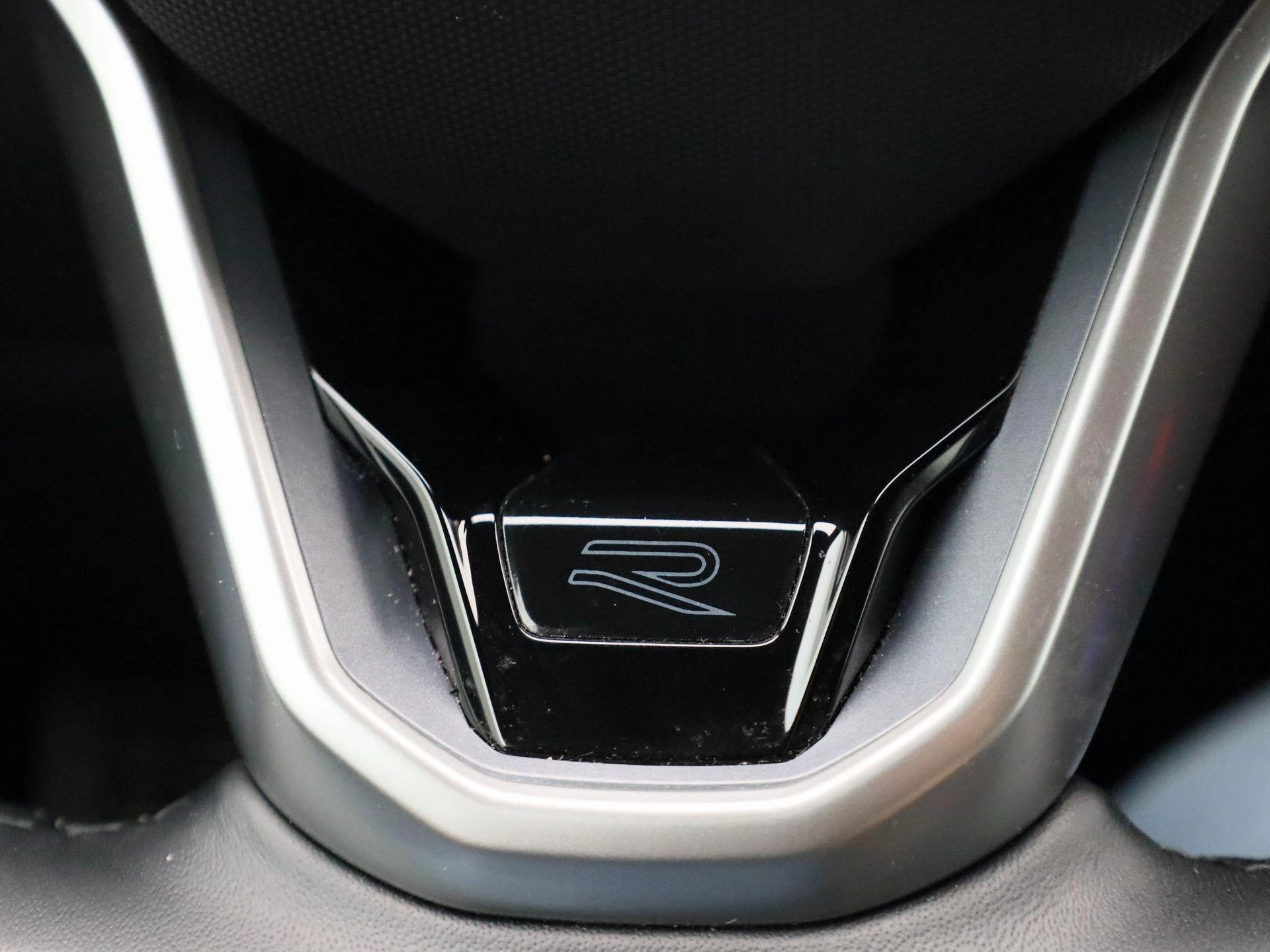 Volkswagen-Tiguan-image-28