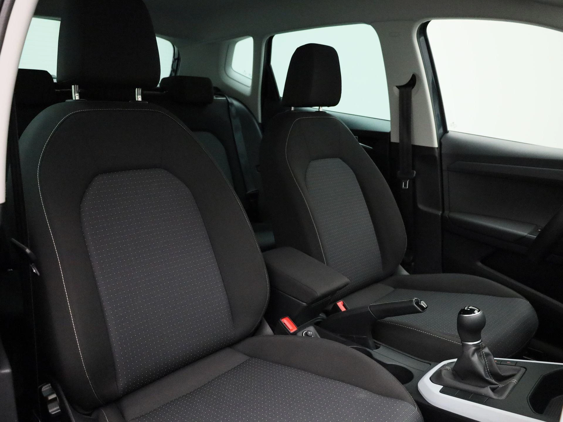 SEAT-Arona-image-29