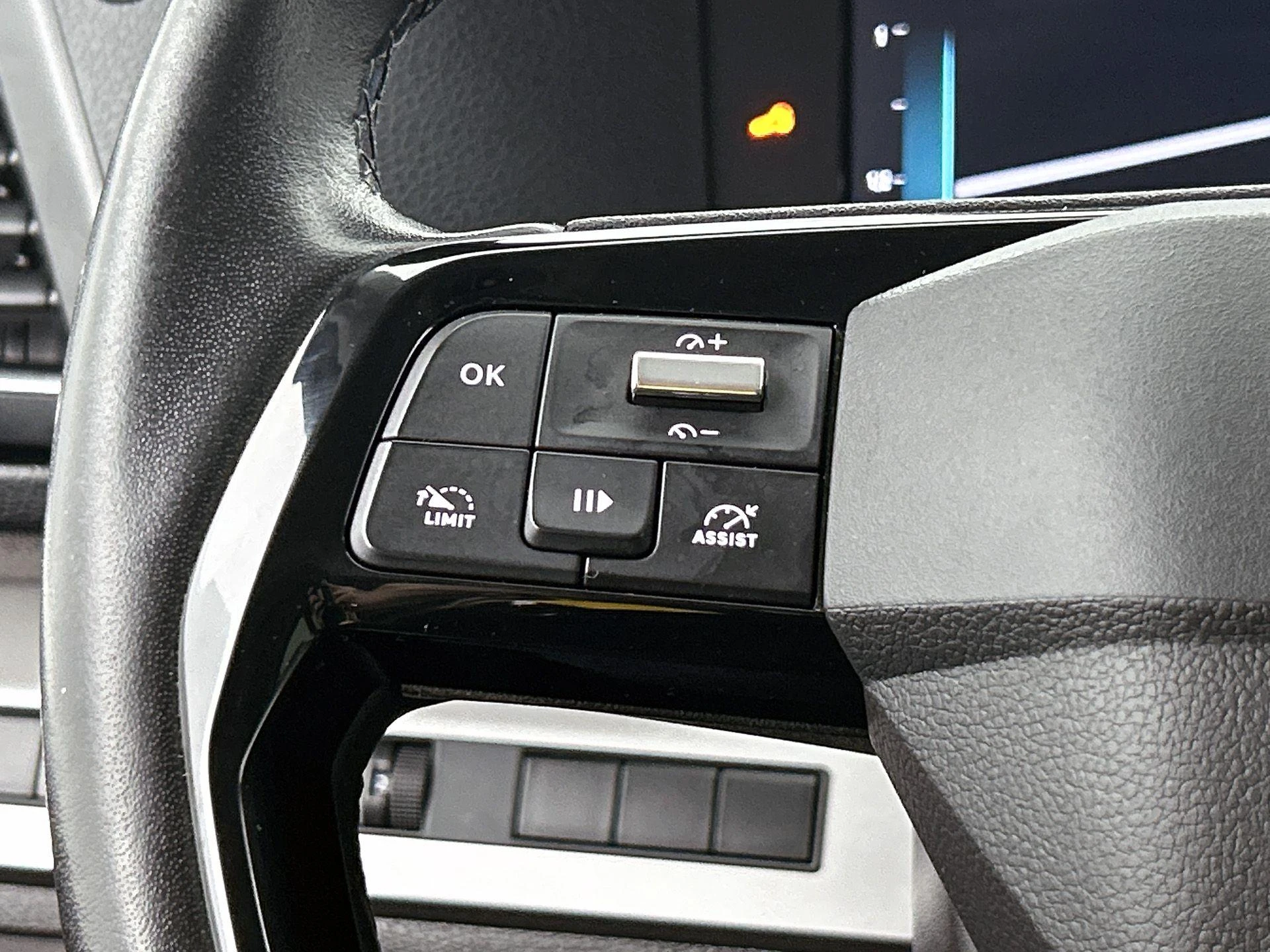 Opel-Vivaro-image-5
