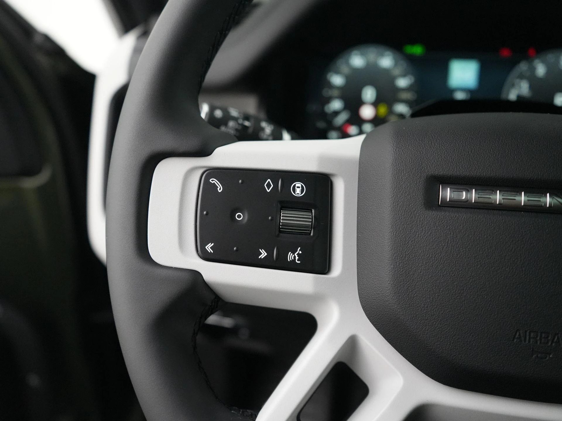Land Rover-Defender-image-14