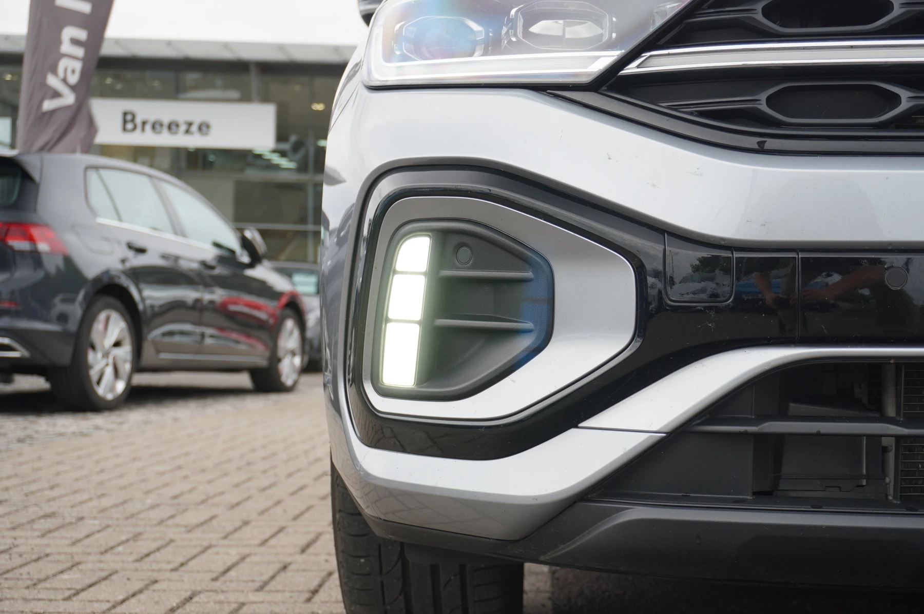Volkswagen-T-Roc-image-35