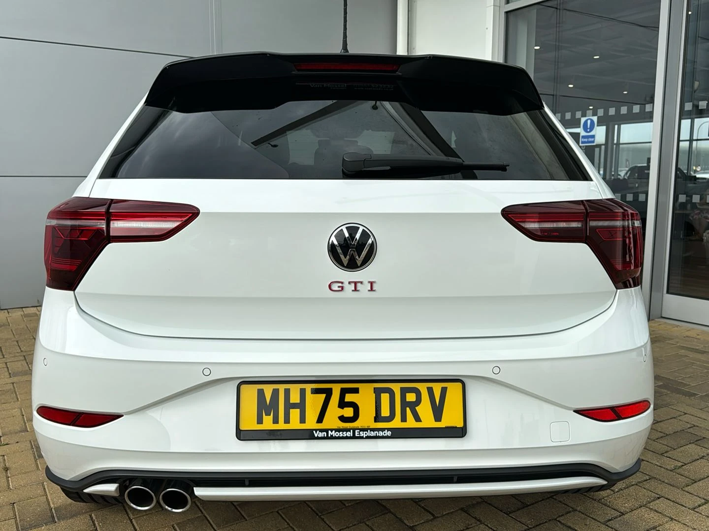 Volkswagen-Polo-image-5