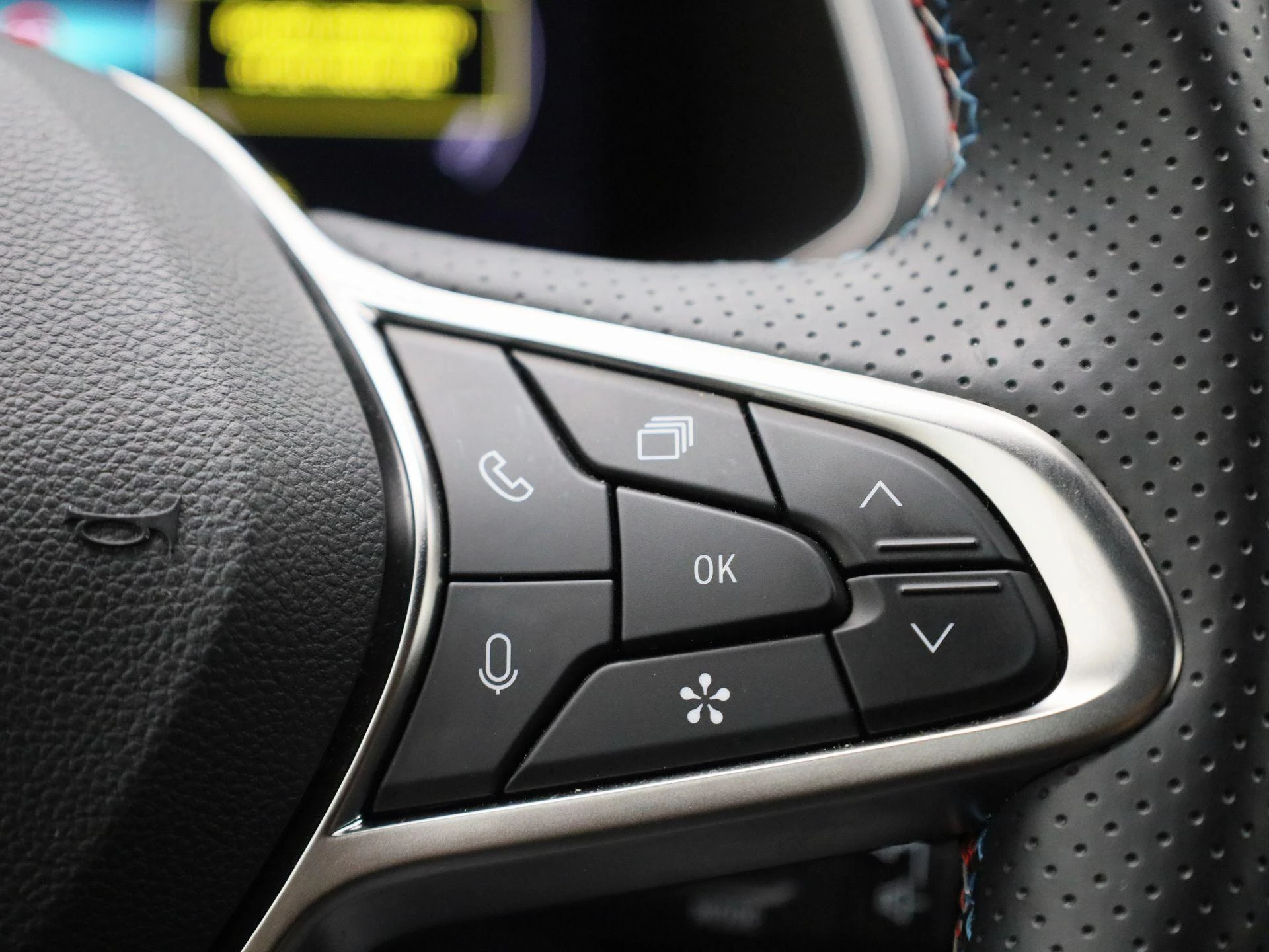 Renault-Captur-image-24