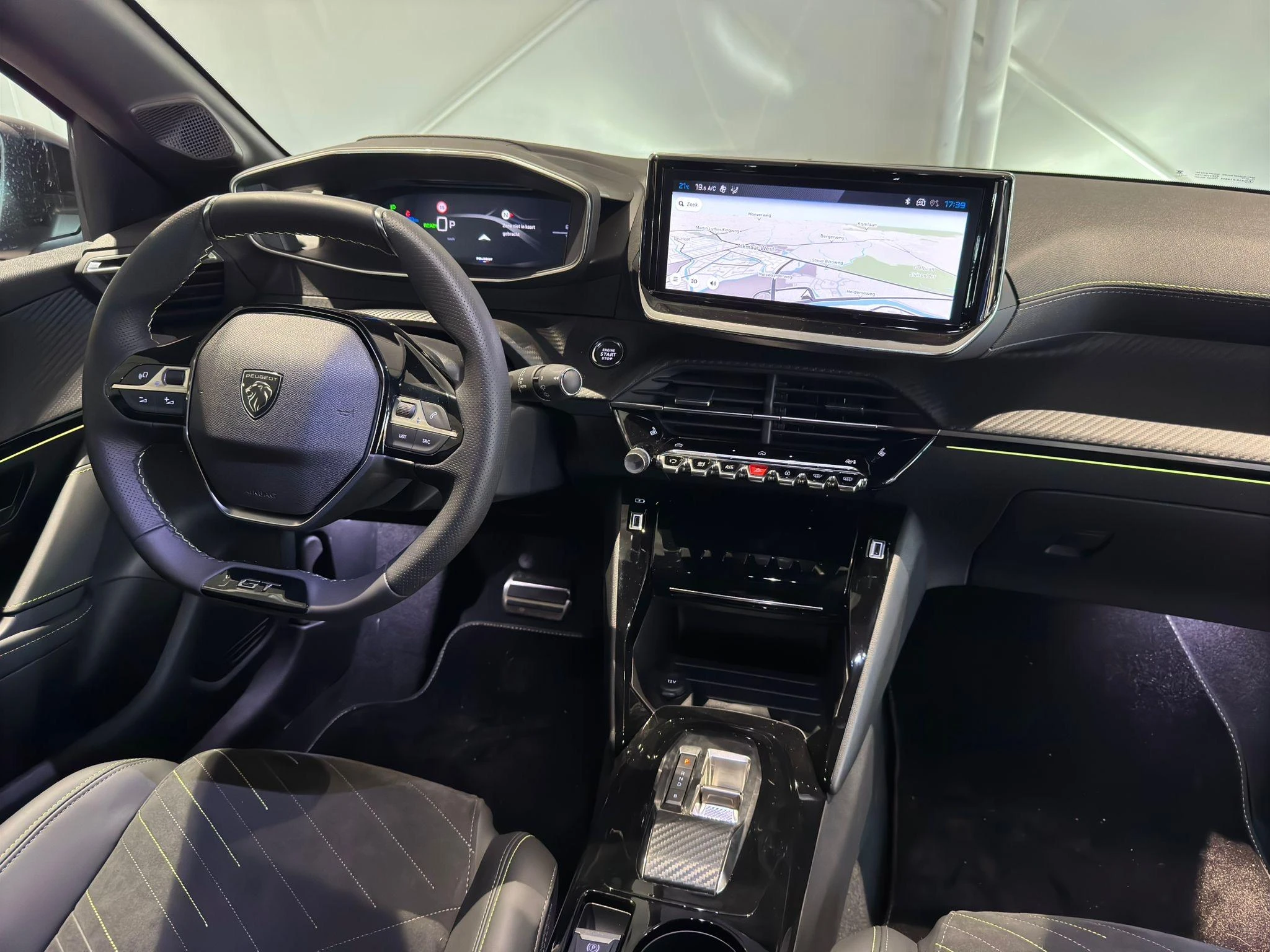 Peugeot-e-208-image-16