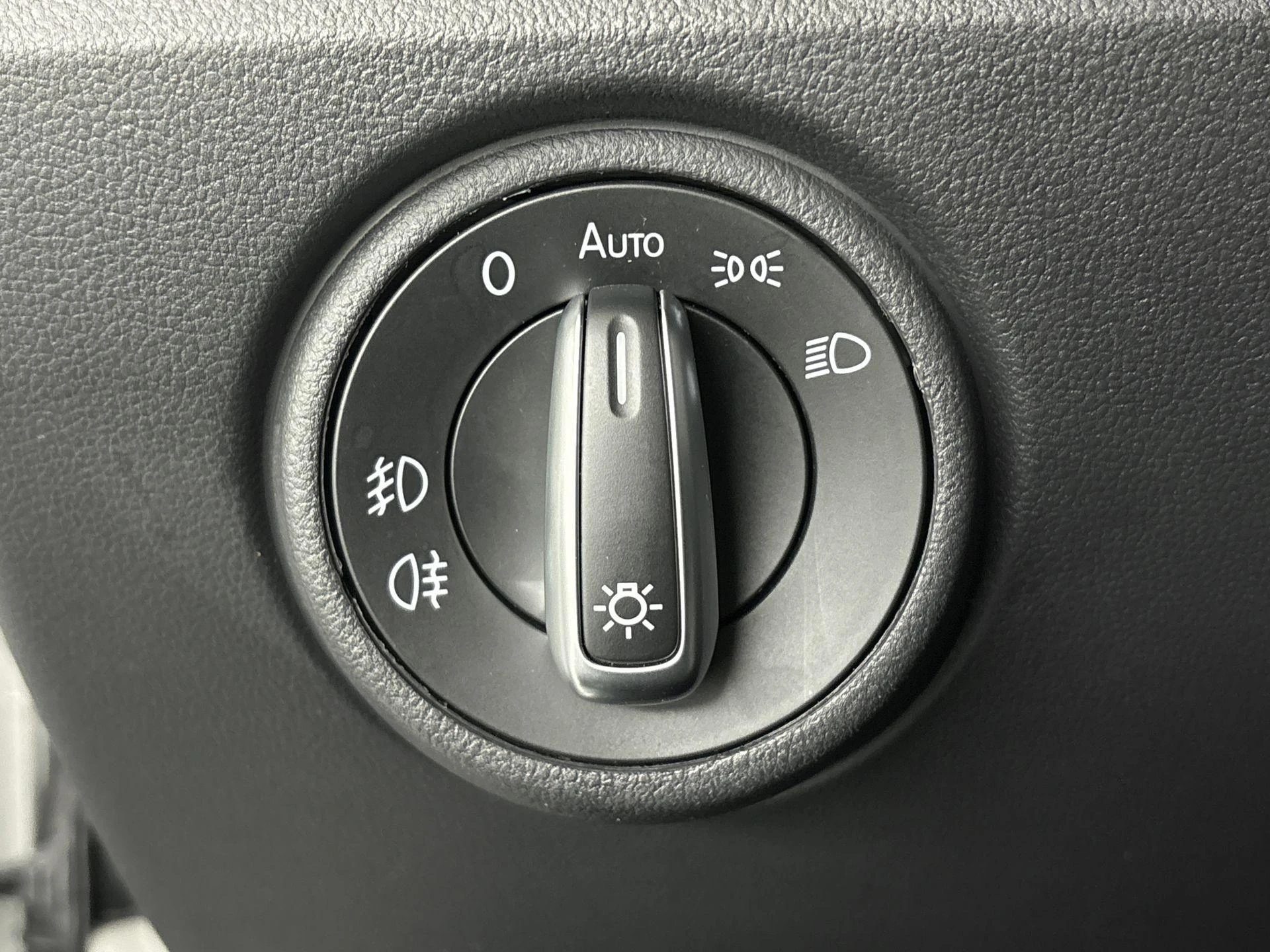 Volkswagen-up!-image-16