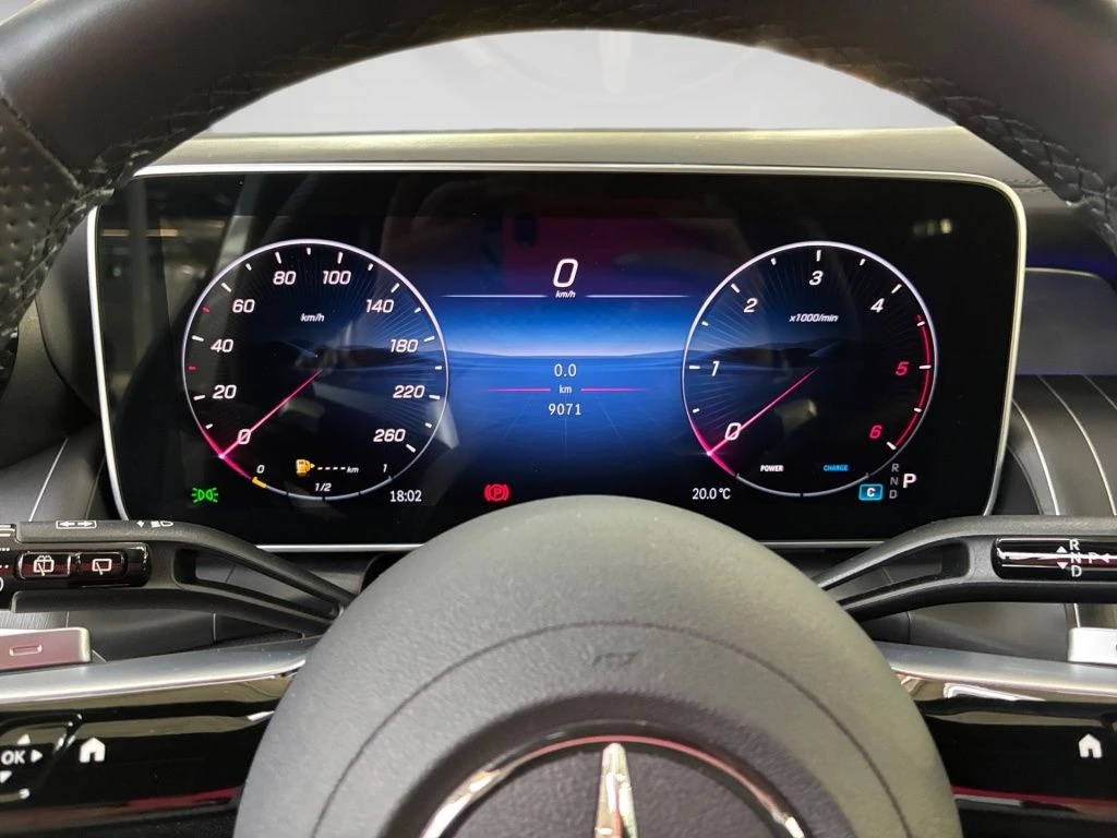 Mercedes-Benz-GLC 220 d-image-6