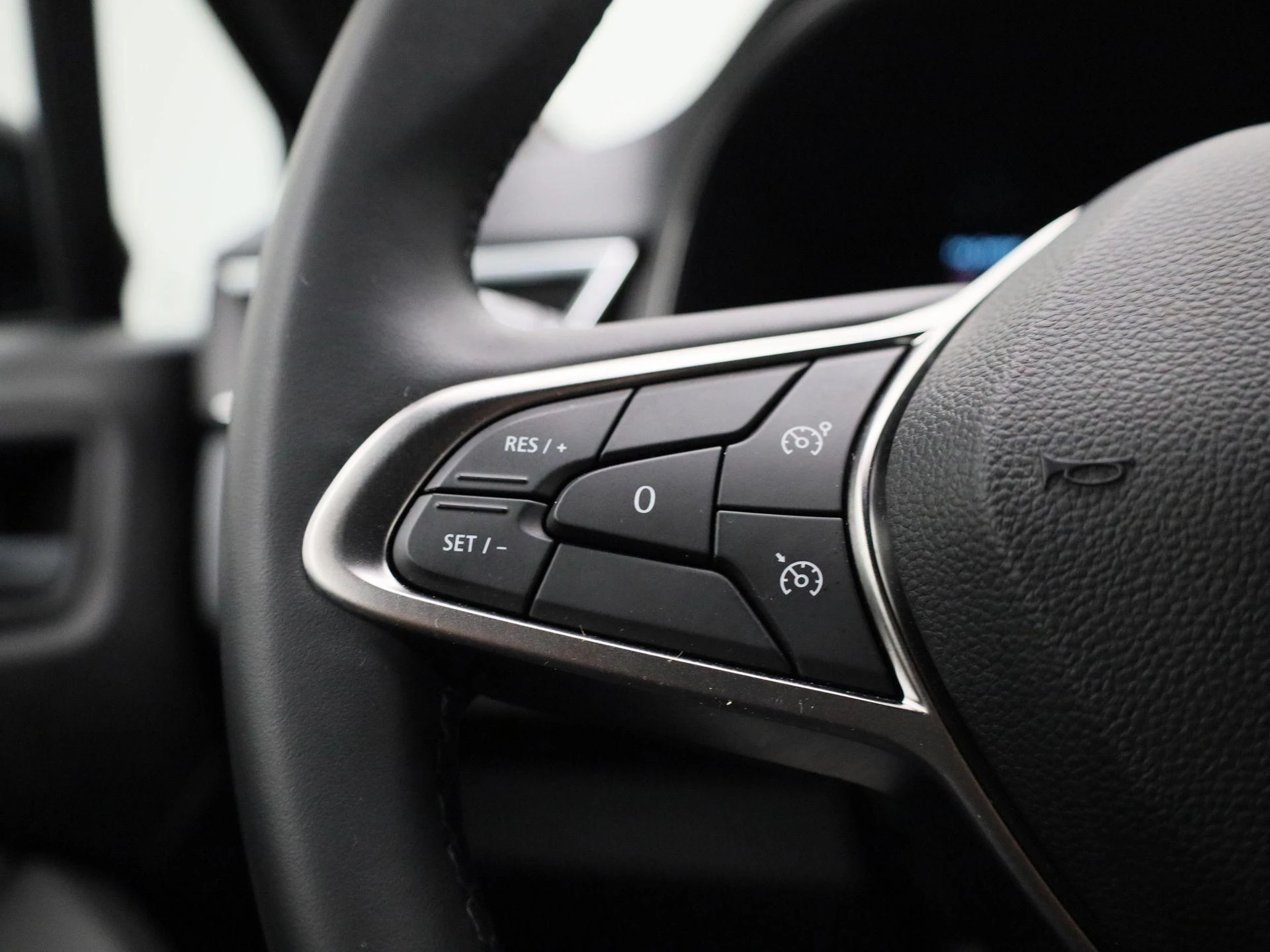 Renault-Clio-image-15