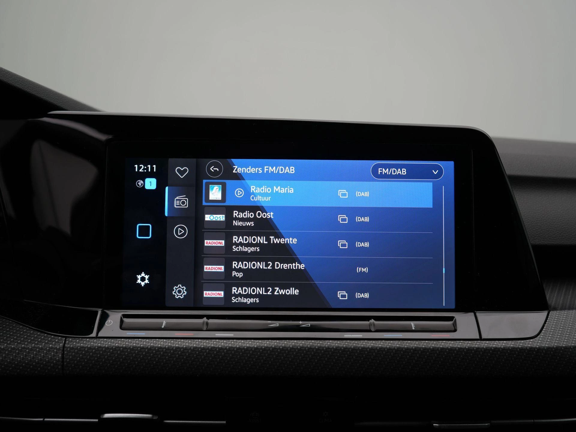 Volkswagen-Golf-image-13