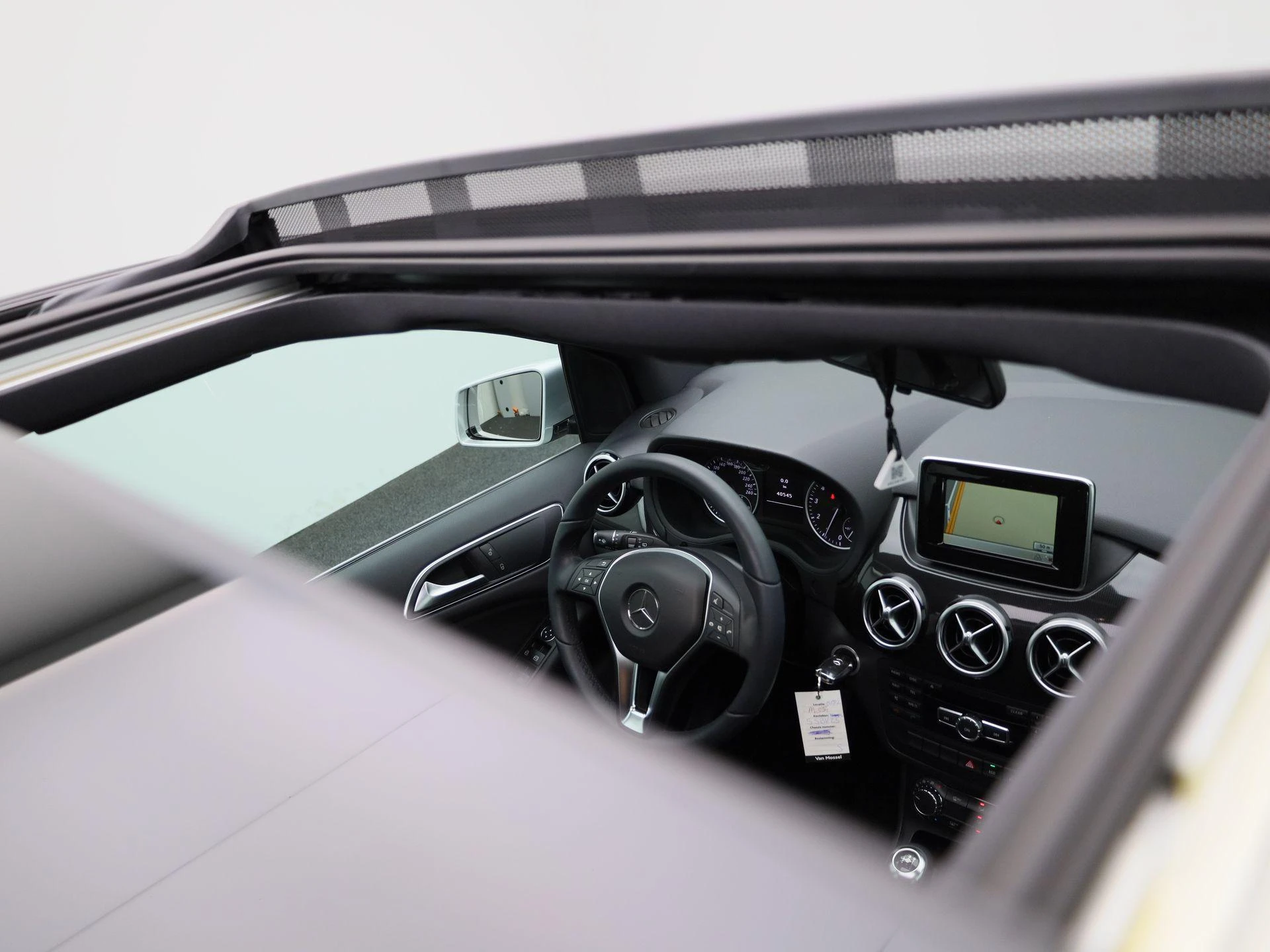 Mercedes-Benz-B-Klasse-image-33