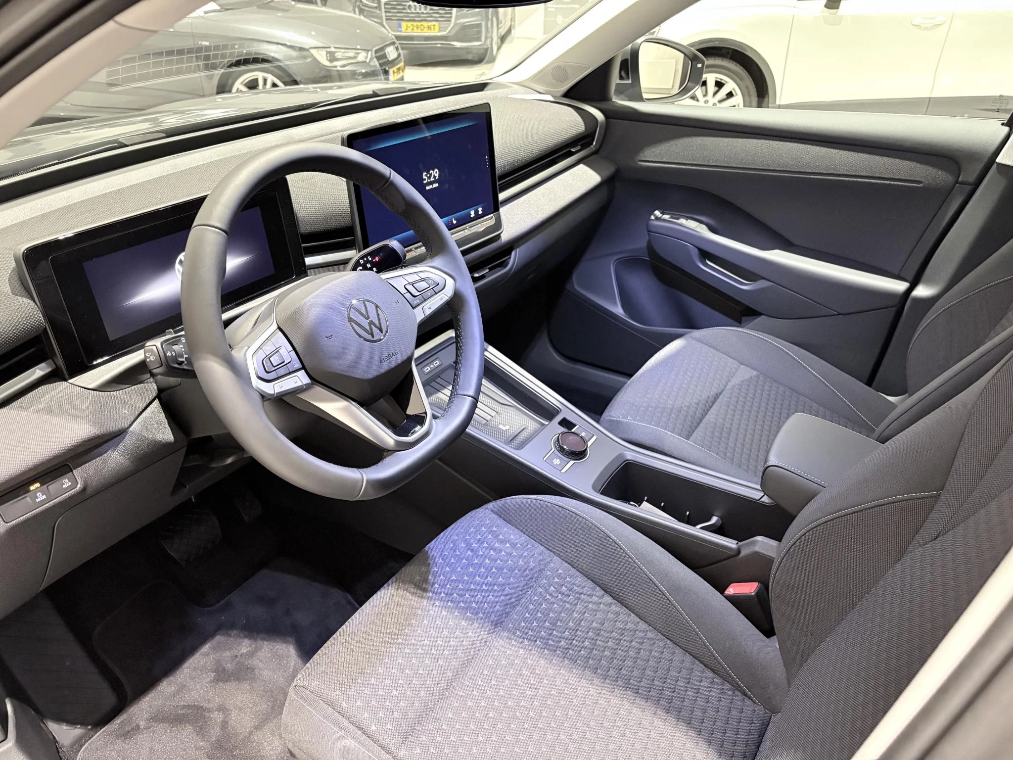 Volkswagen T-Roc 1.5 eTsi Life First Edition 116 PK Automaat