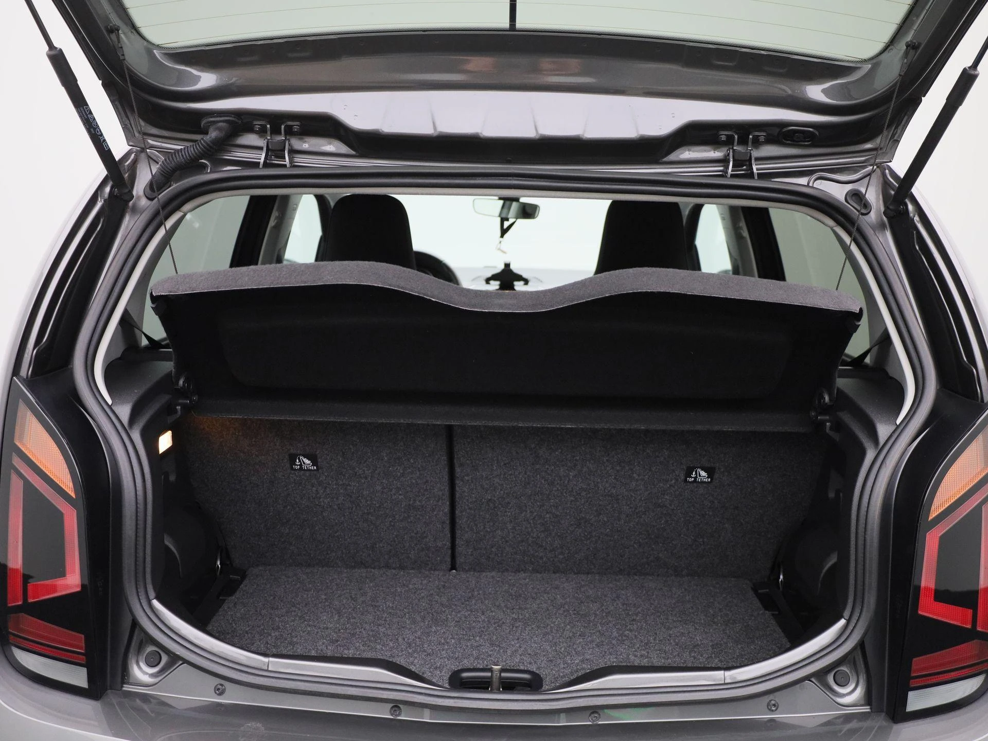 Volkswagen-up!-image-13