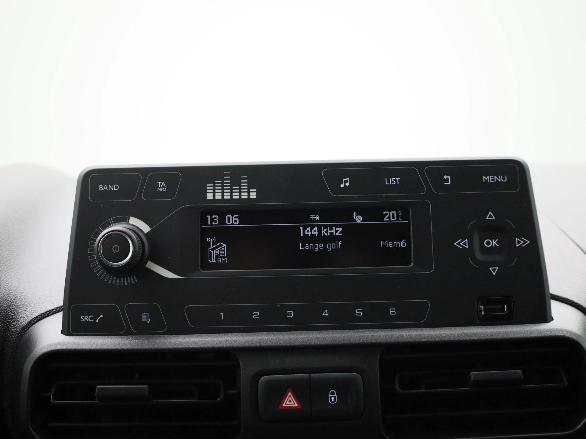 Opel-Combo Life-image-19