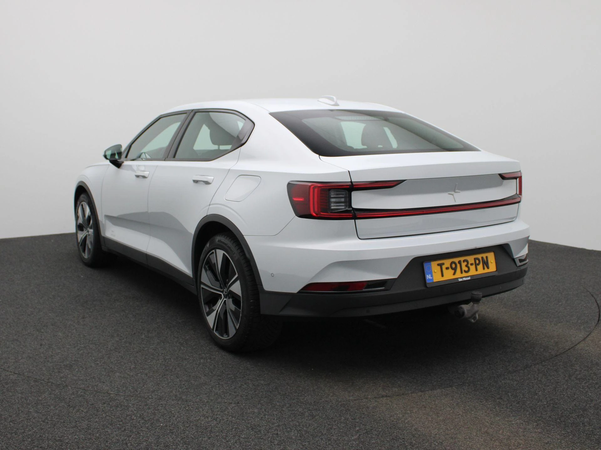 Polestar-2-image-1