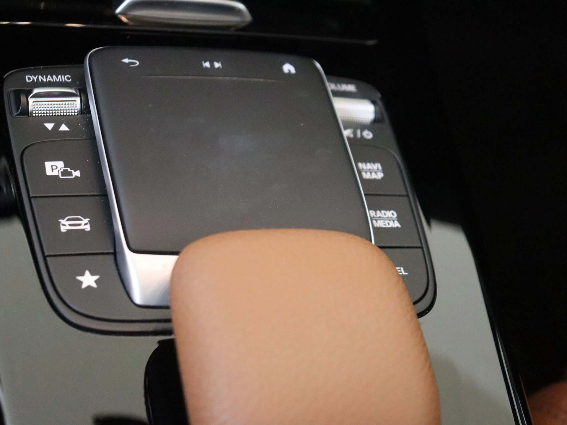 Mercedes-Benz CLA 180 Business Solution Luxury