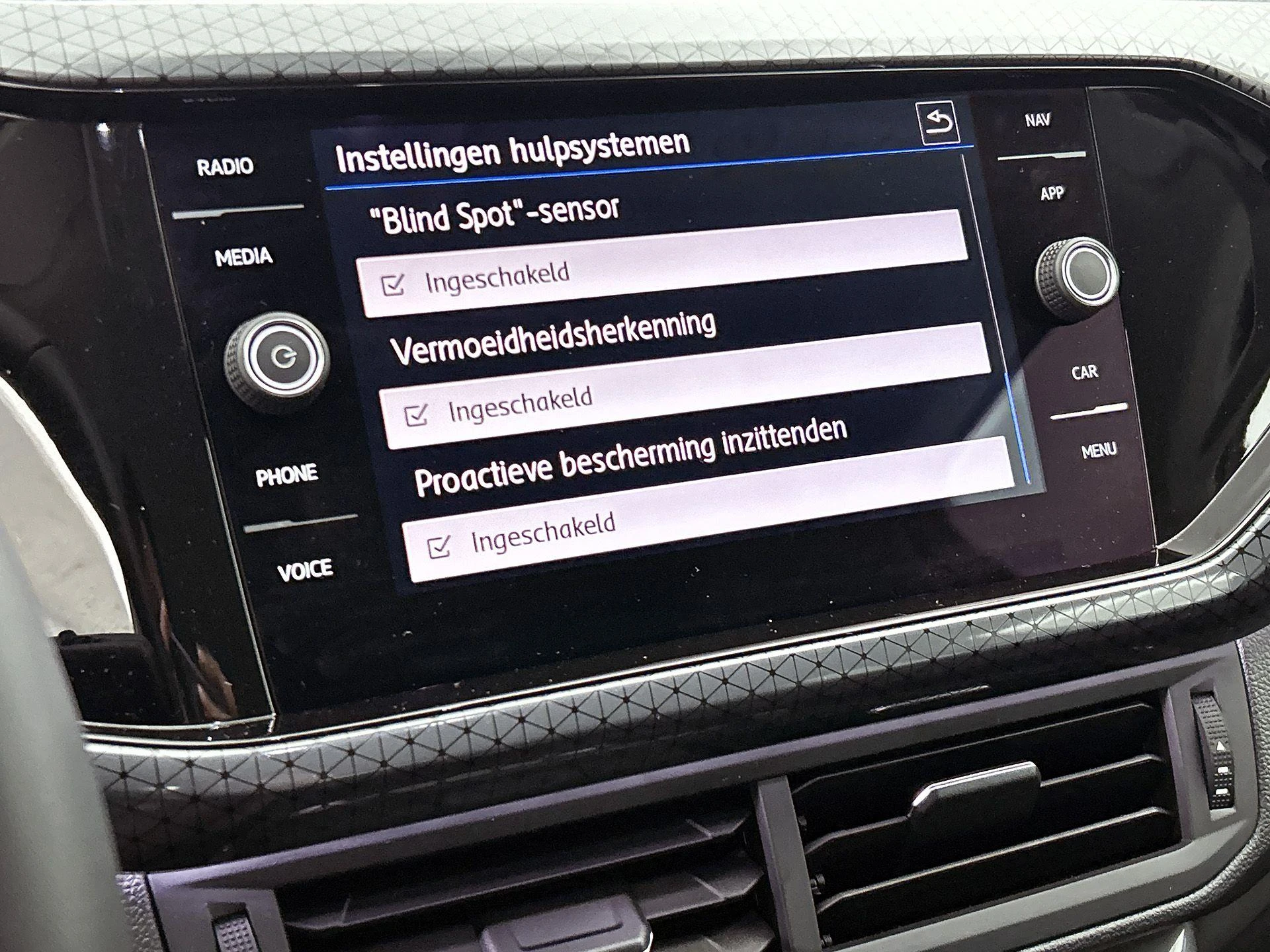 Volkswagen-T-Cross-image-13