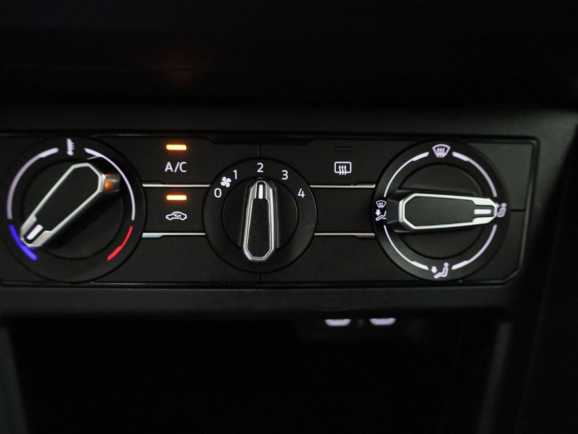 Volkswagen-Taigo-image-18