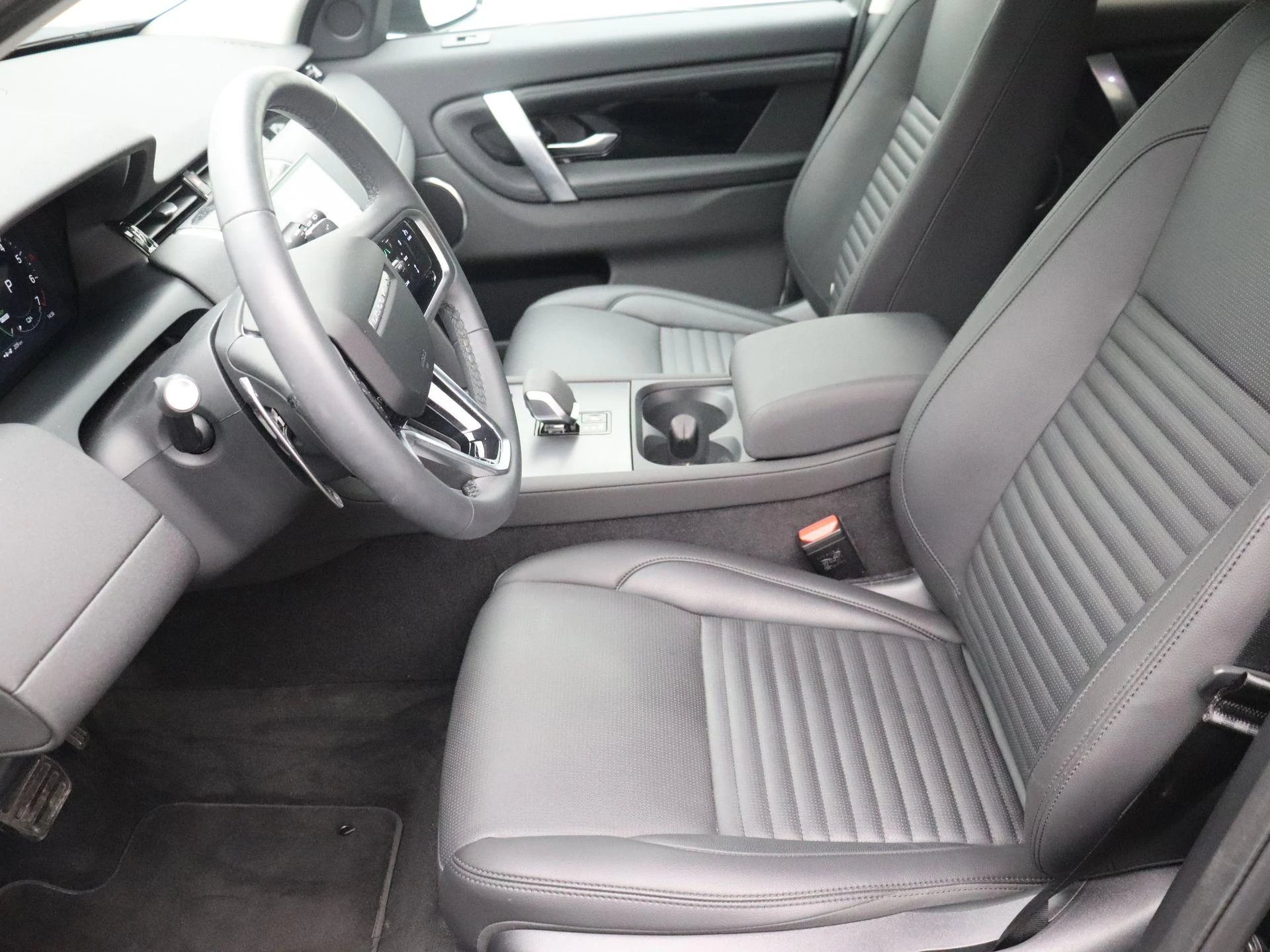 Land Rover-Discovery Sport-image-10