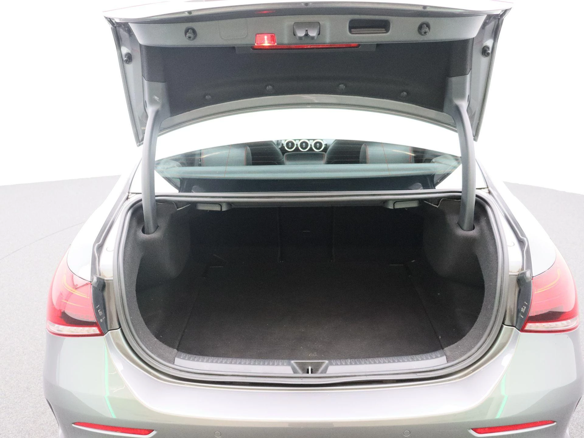 Mercedes-Benz Classe A 180 sedan + AMG LINE + CAMERA + LED +