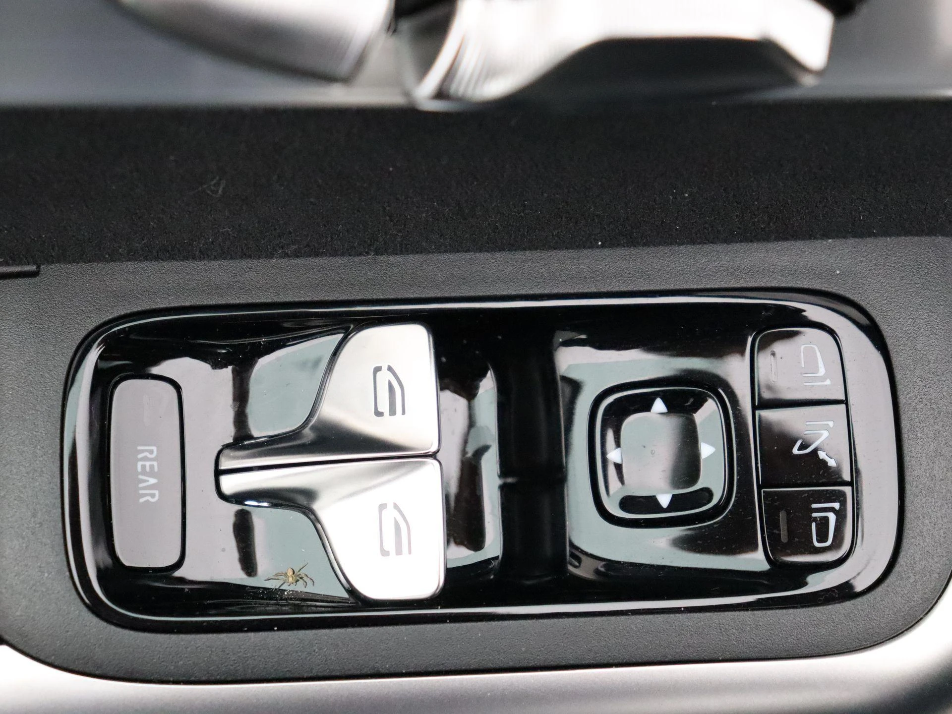 Mercedes-Benz-CLA-image-8