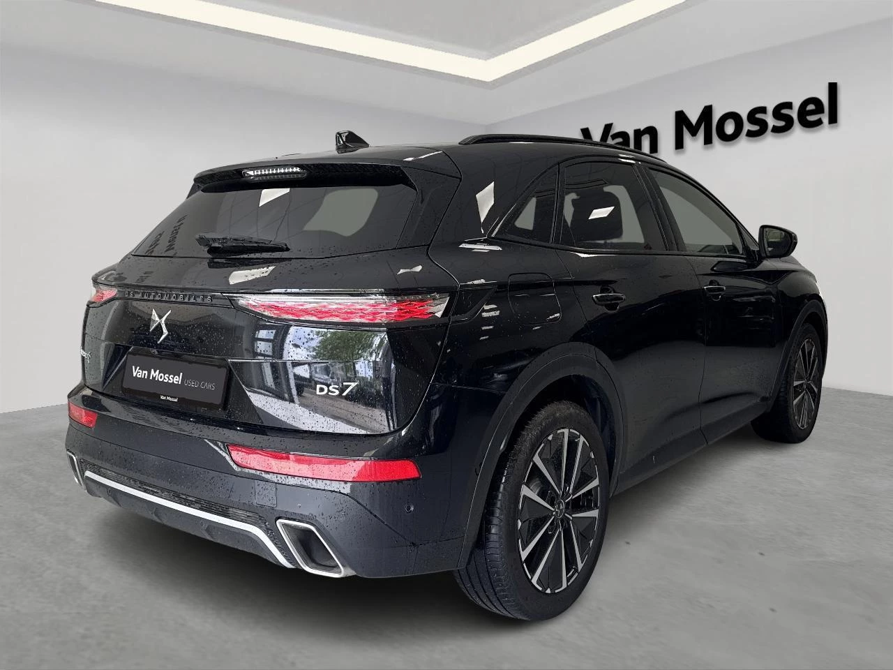 DS DS 7 Plug-in Hydrid AWD 300 RIVOLI