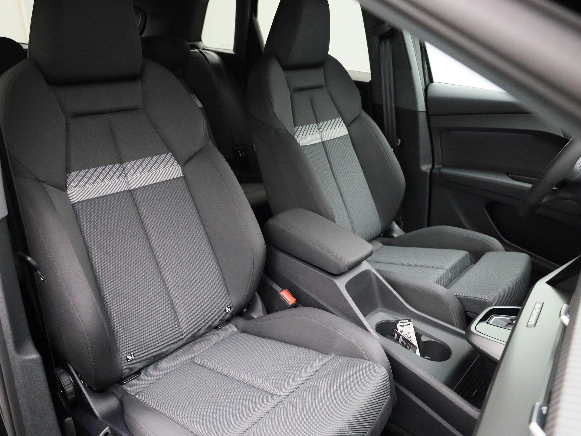 Audi-Q4 e-tron-image-45